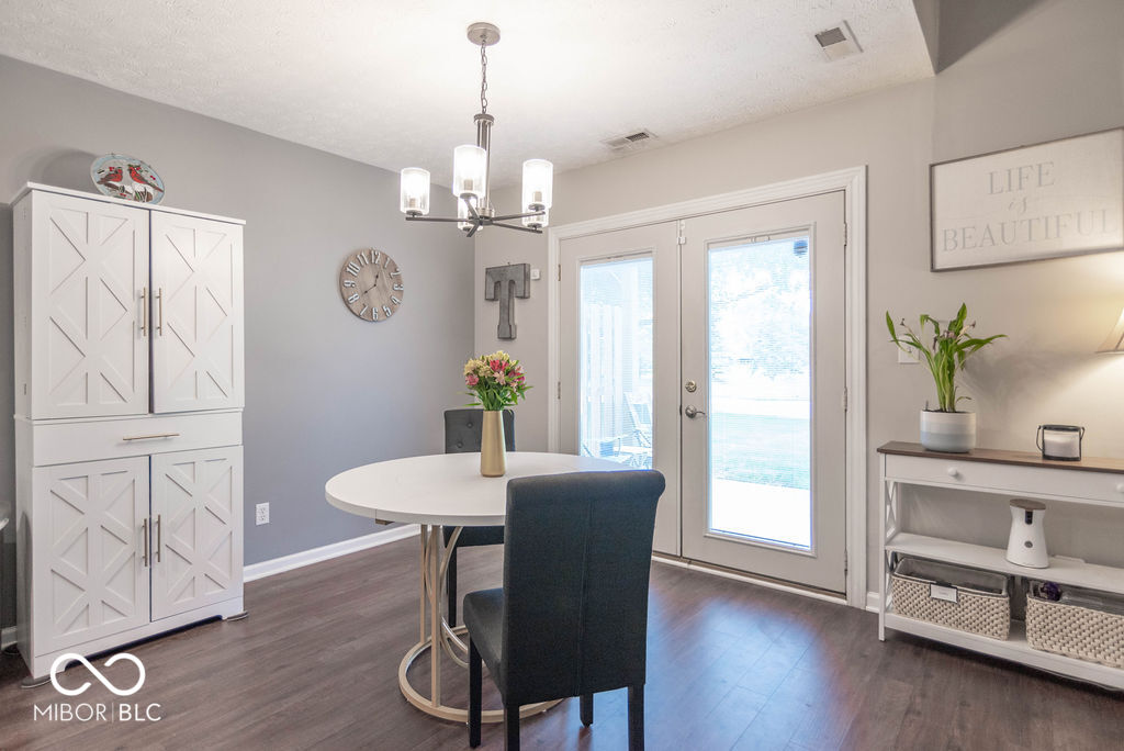 7533 Castleton Farms Drive W Unit: 119