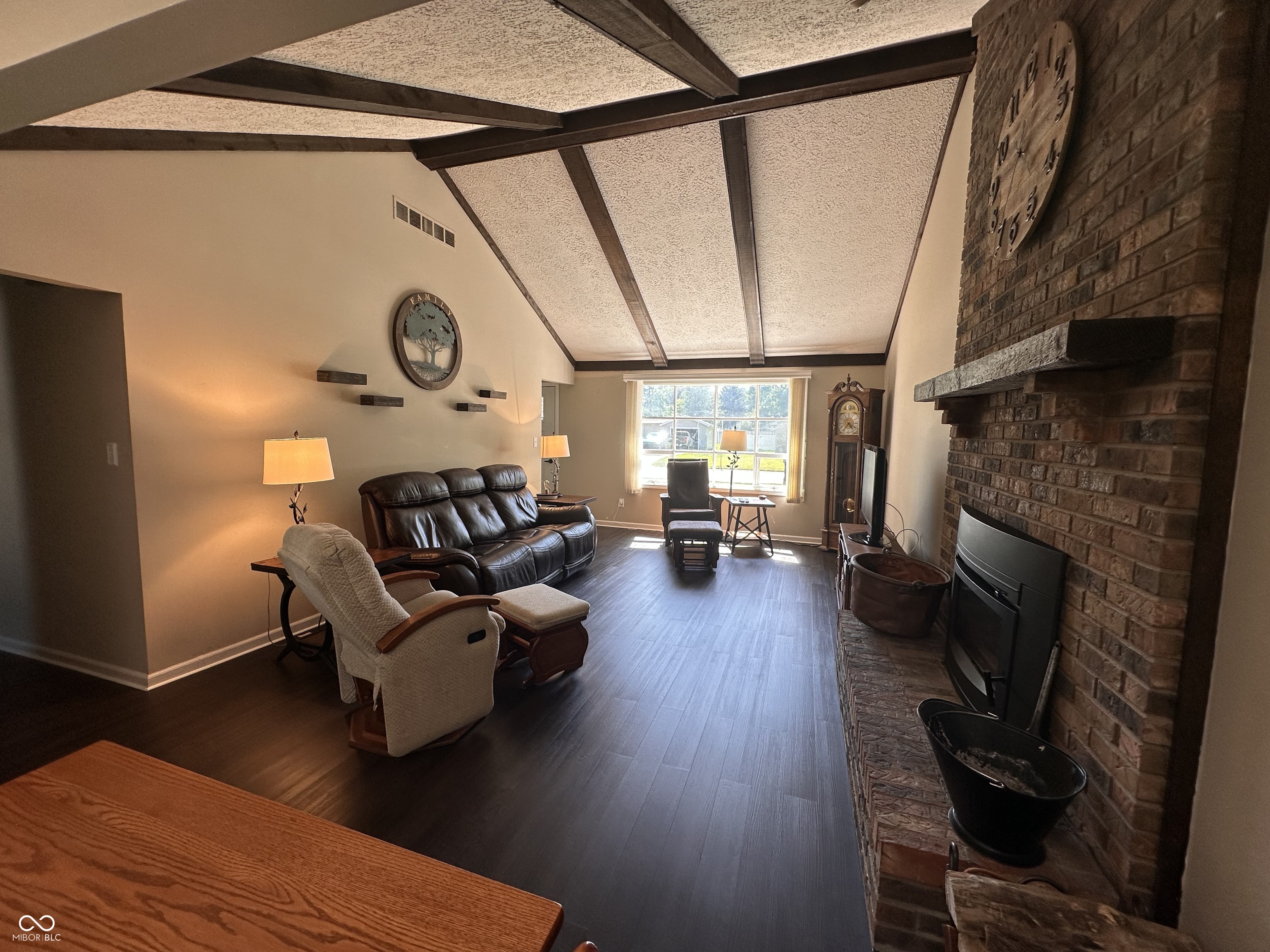 879 Shoreline Drive