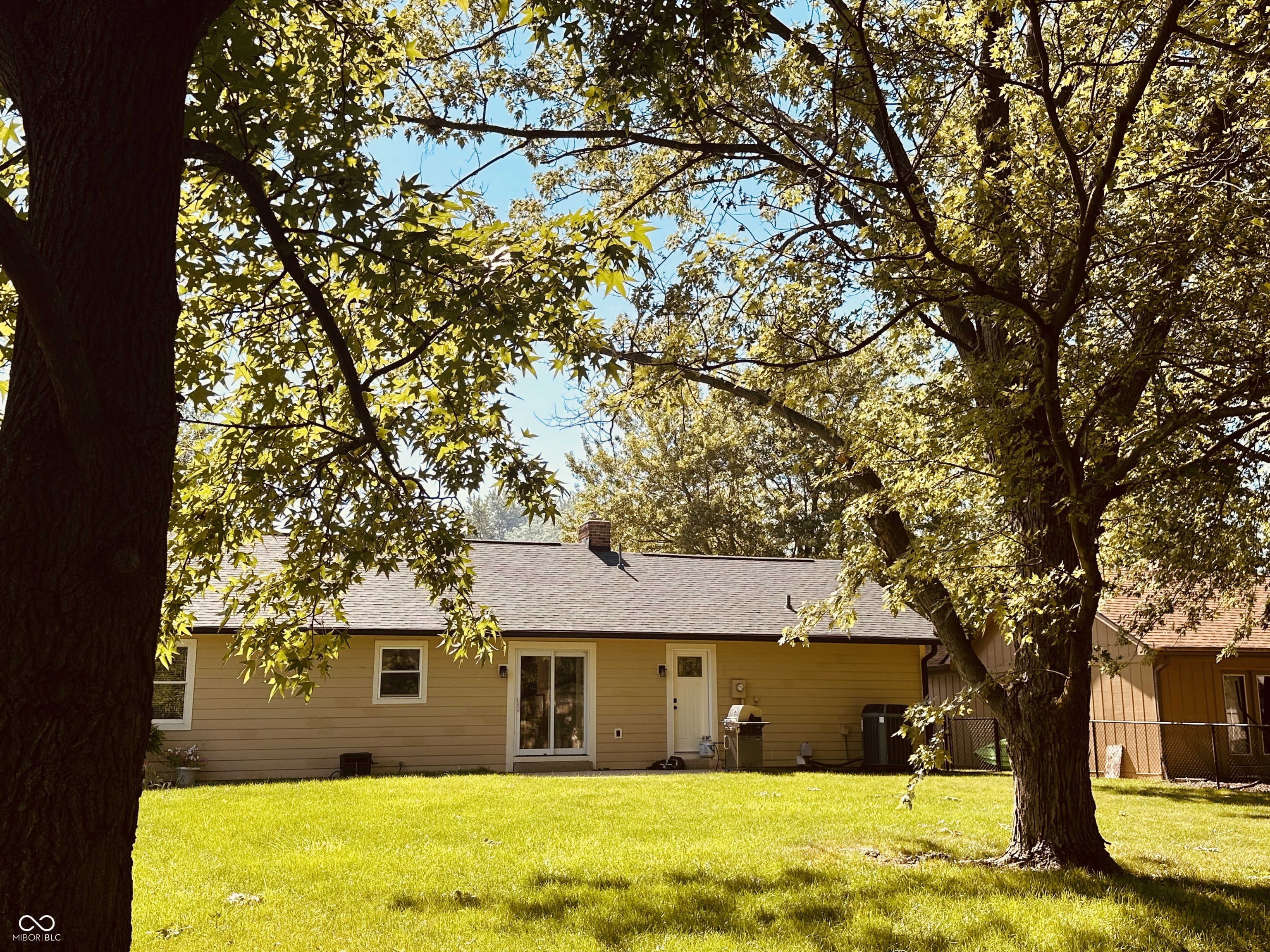 879 Shoreline Drive