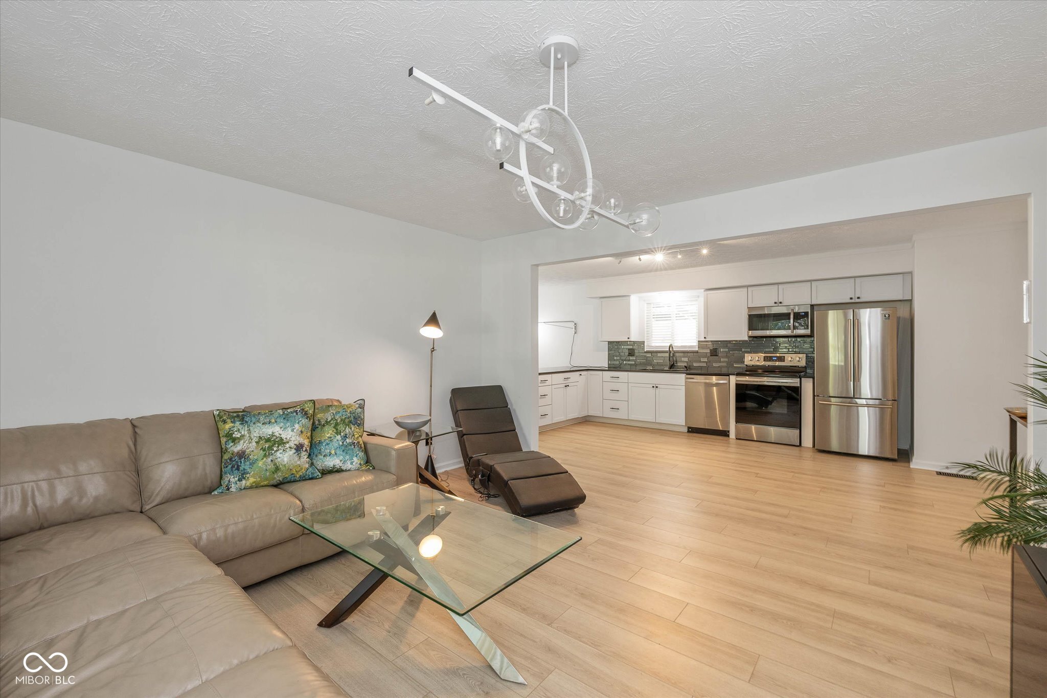 658 W 72nd Street