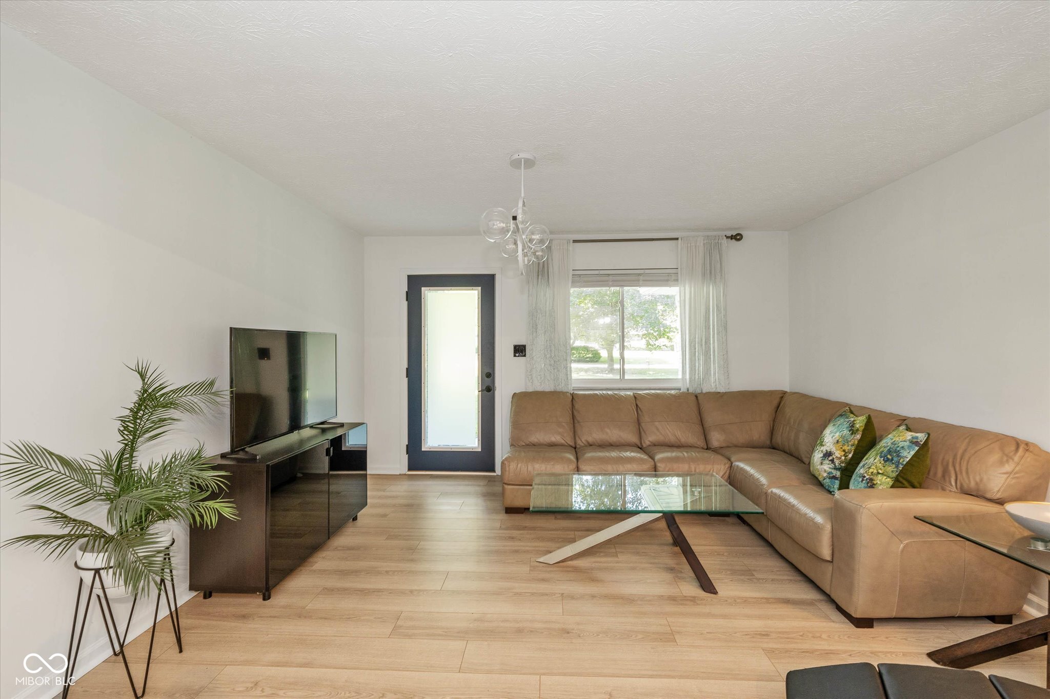 658 W 72nd Street