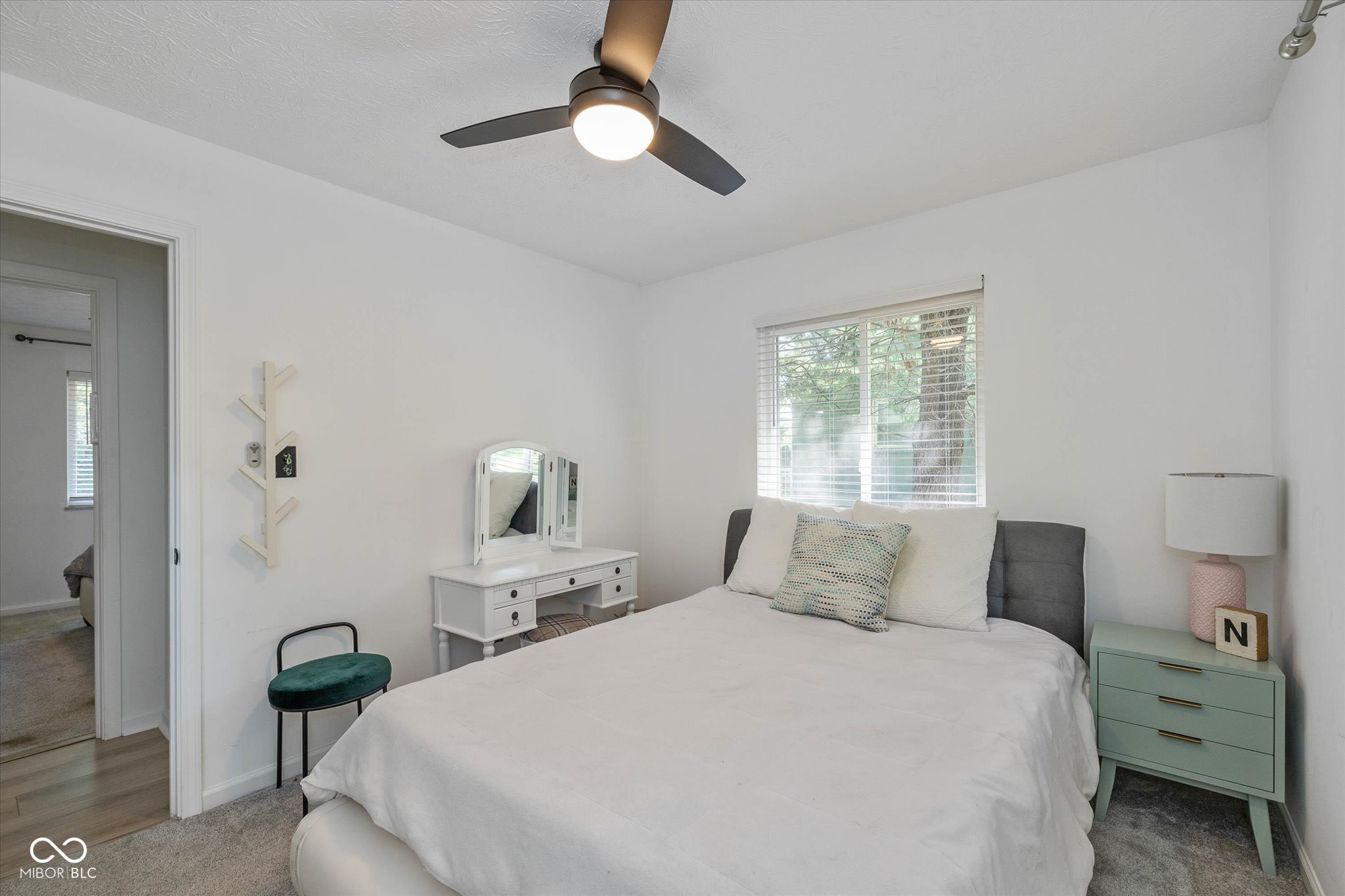 658 W 72nd Street