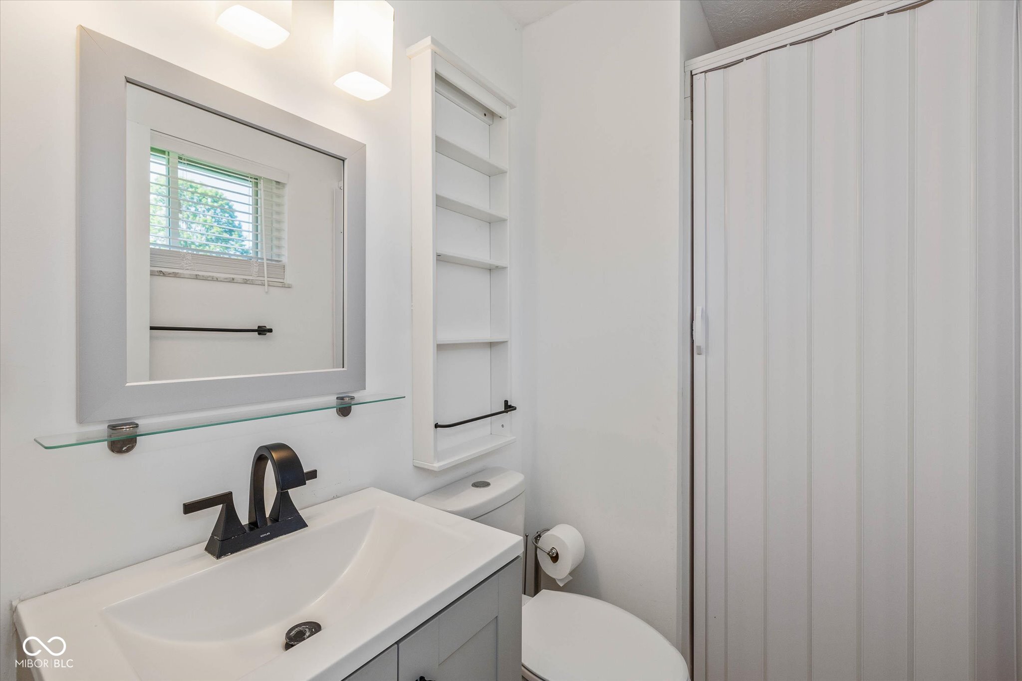 658 W 72nd Street
