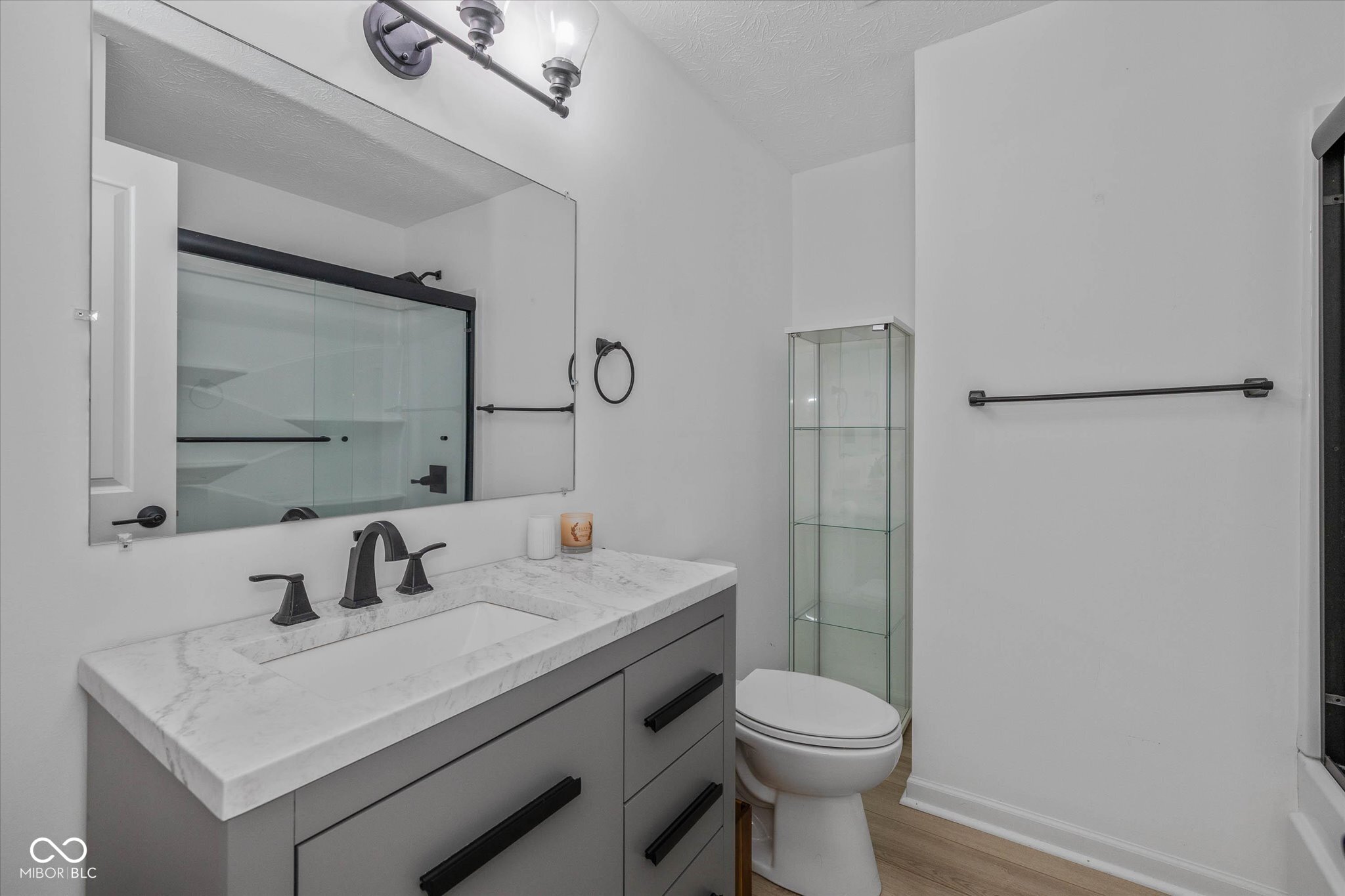 658 W 72nd Street