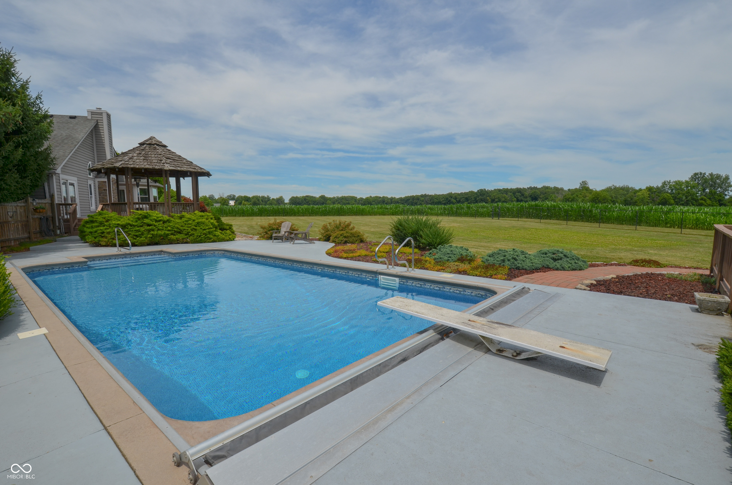 4245 S 100 E