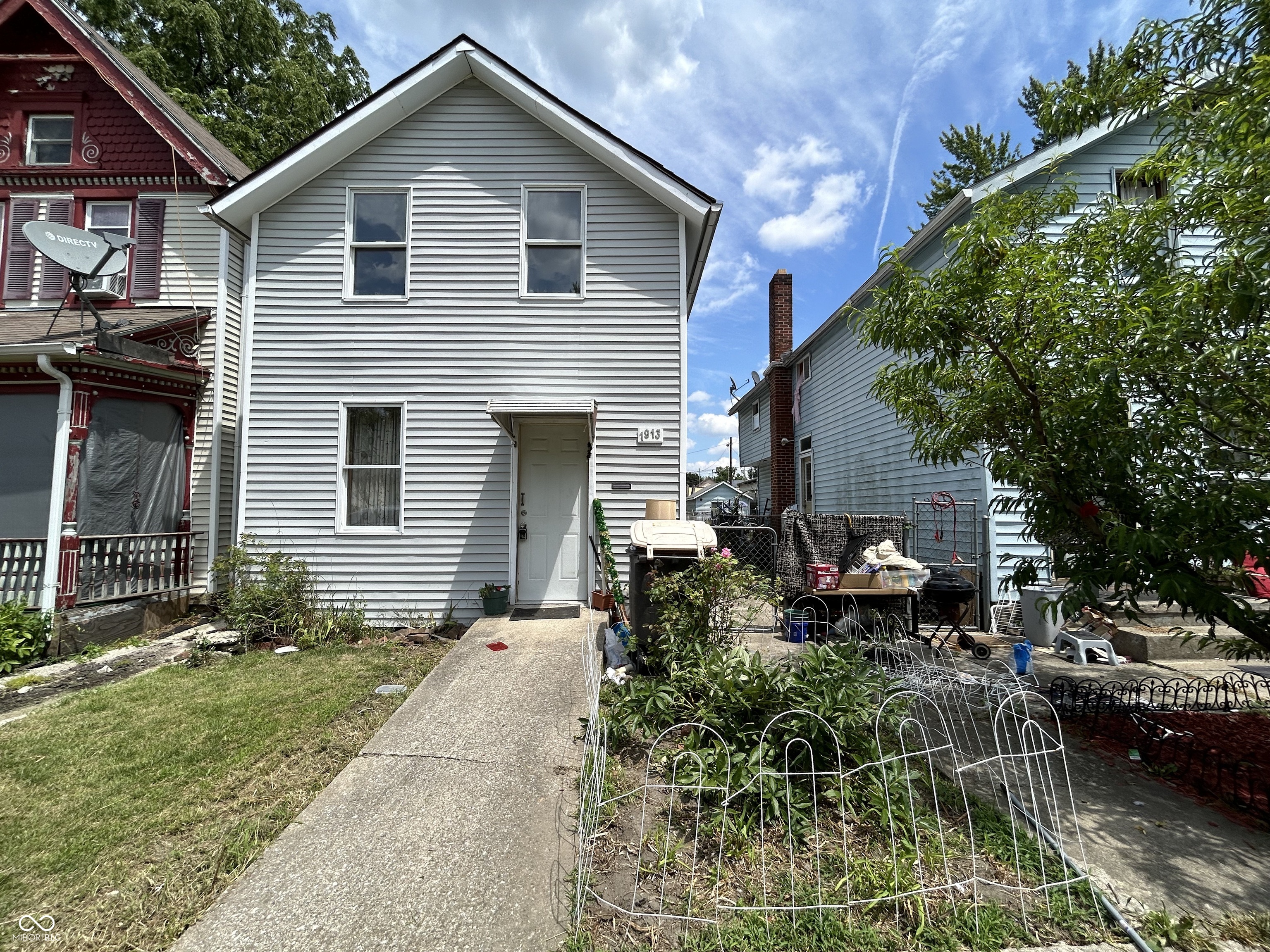 1913 Hoagland Avenue