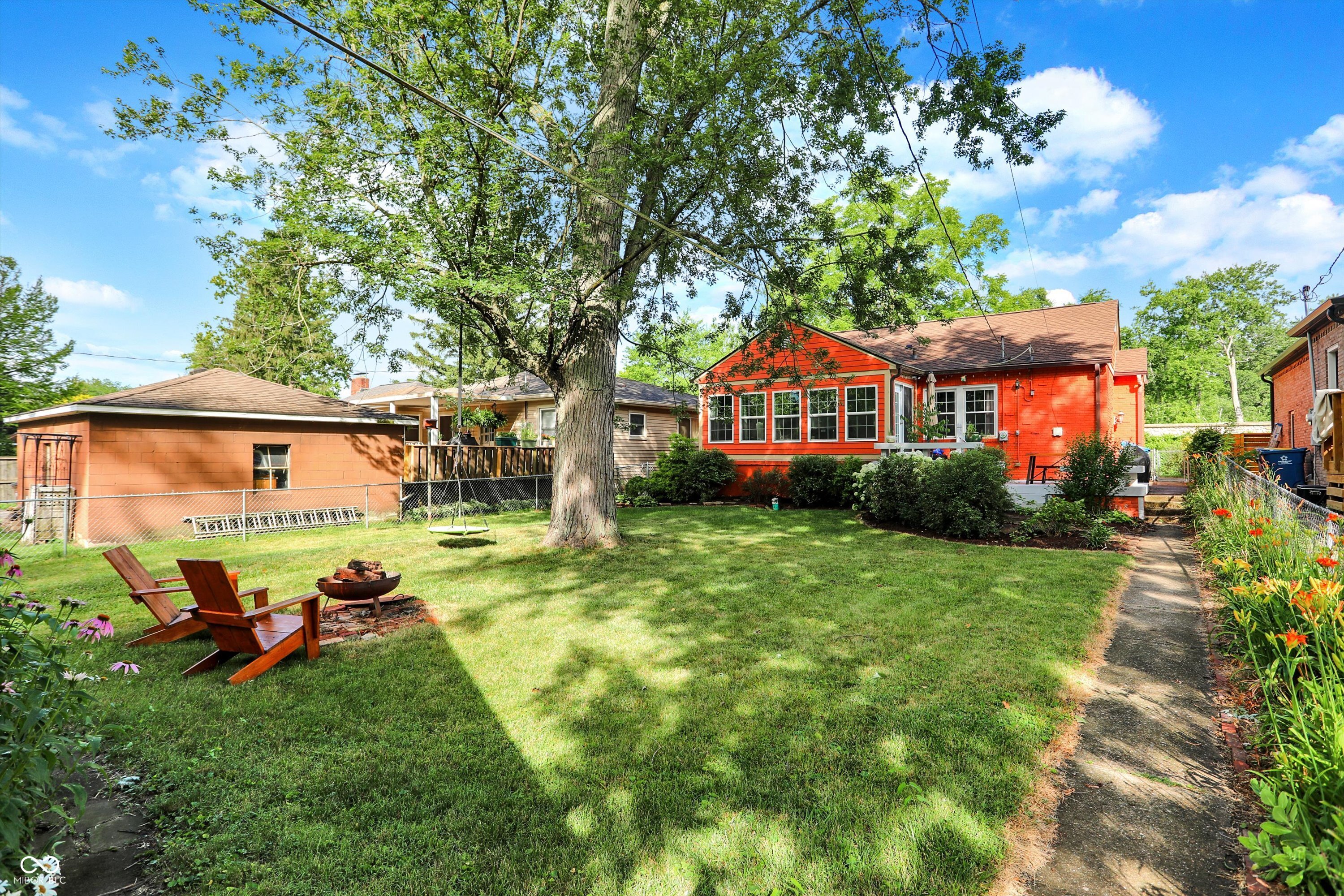 6465 Riverview Drive