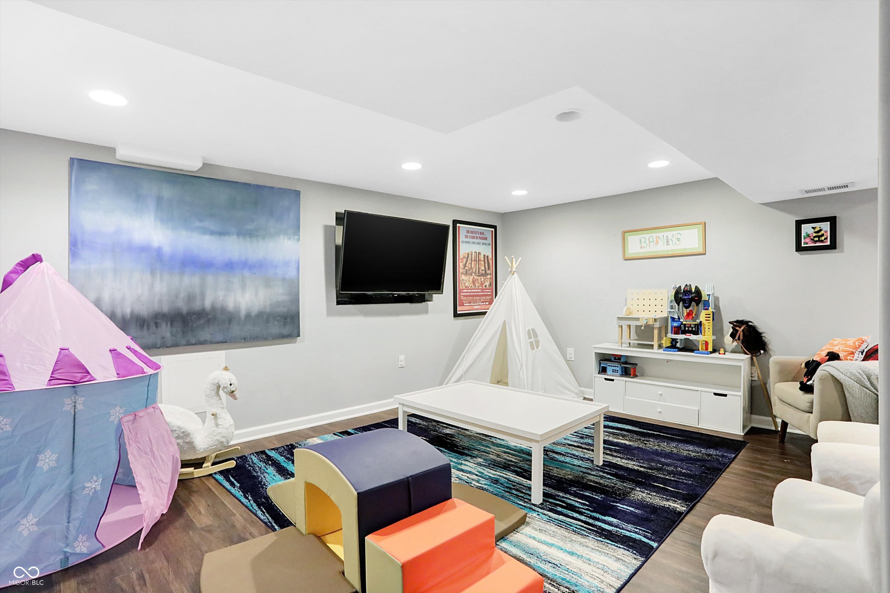 6465 Riverview Drive