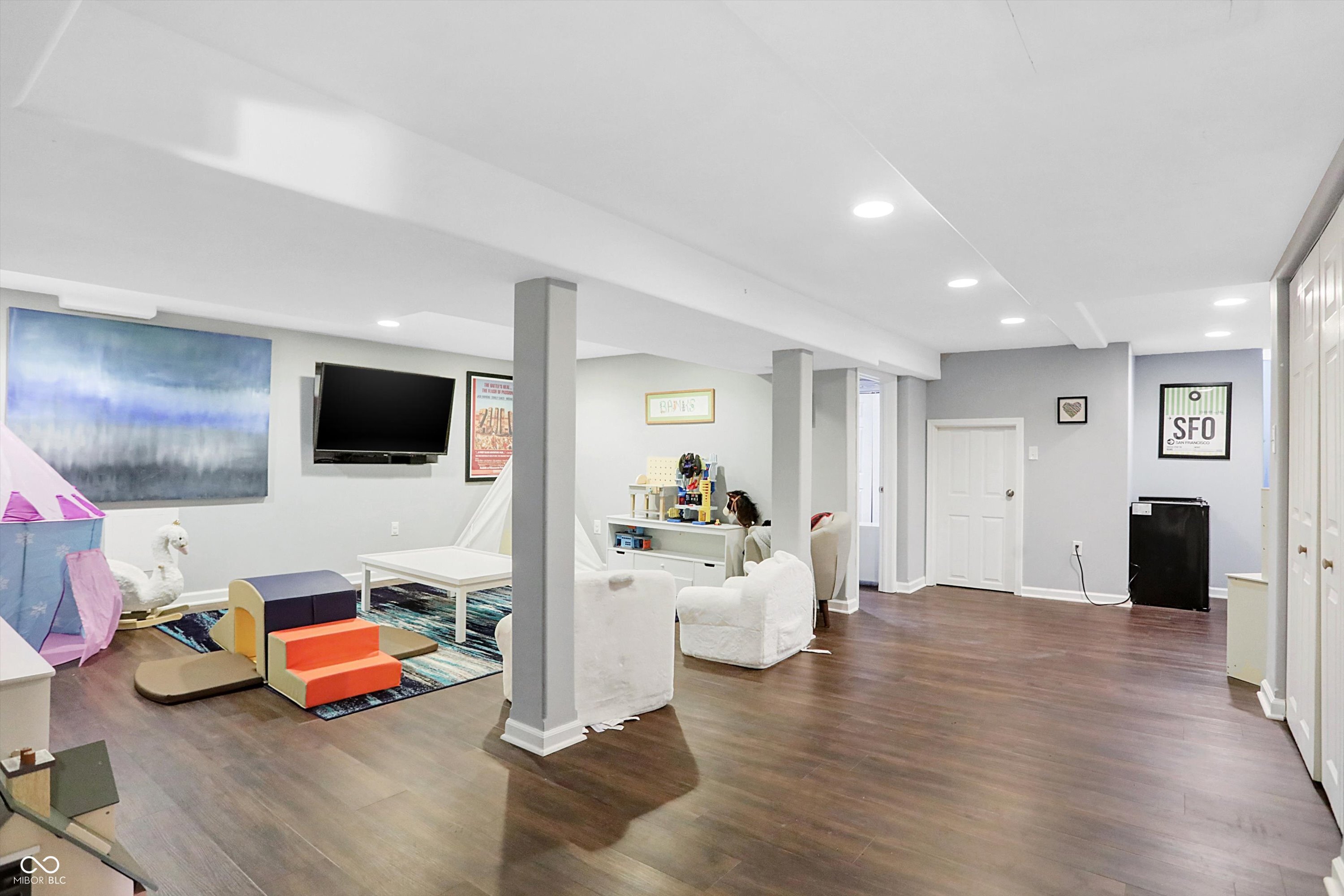 6465 Riverview Drive