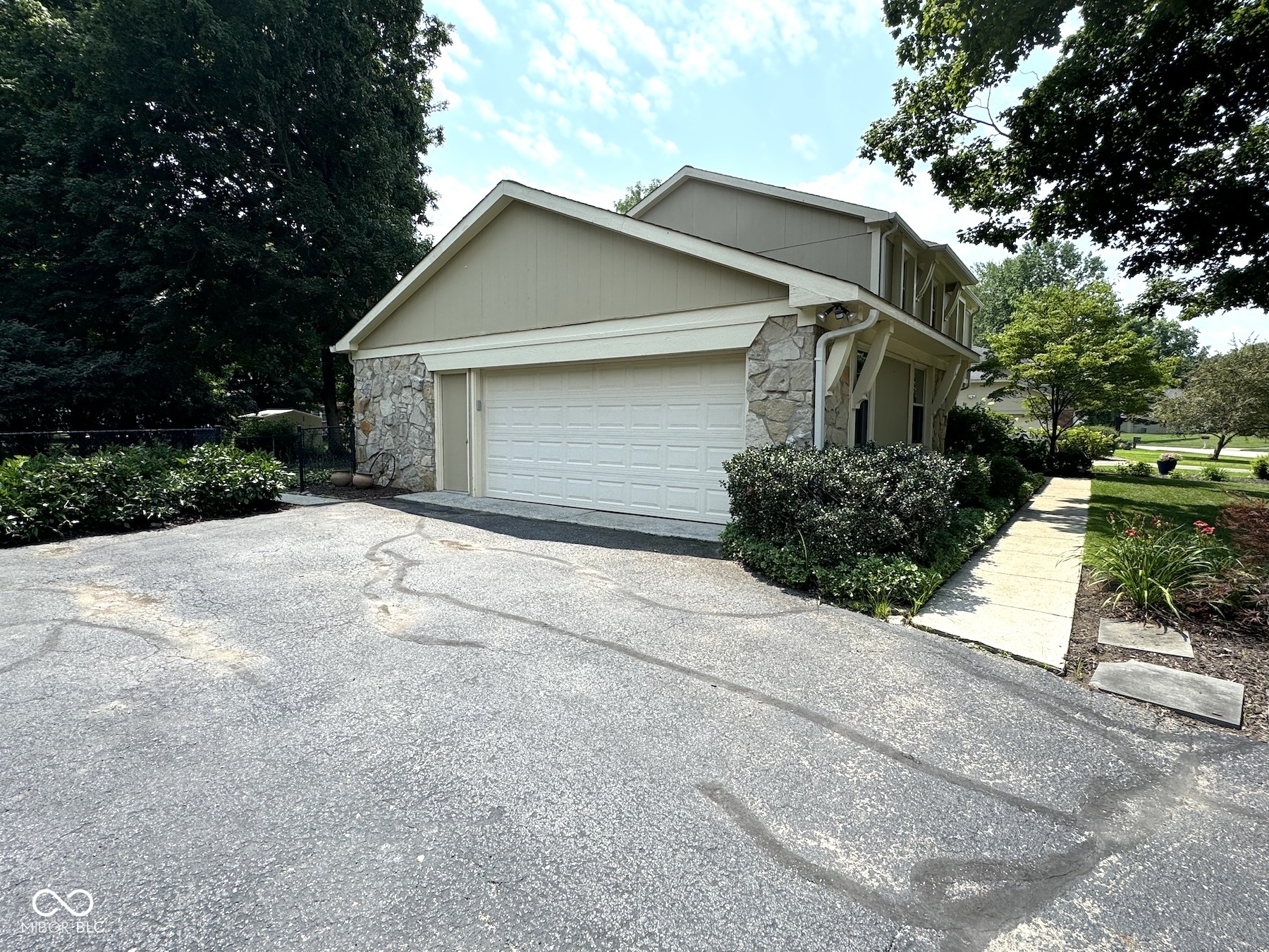 3426 Tahoe Road