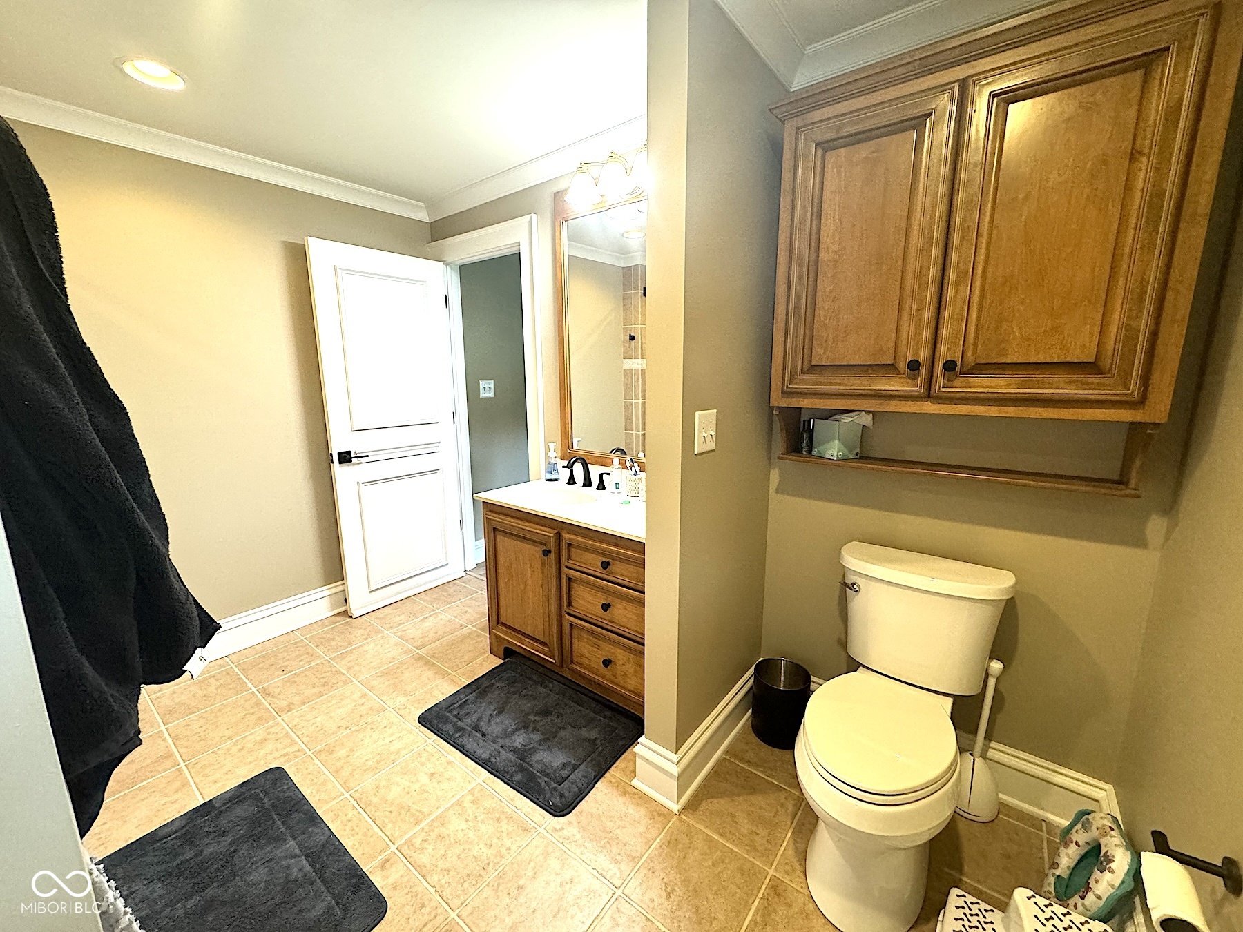 6255 Macatuck Drive