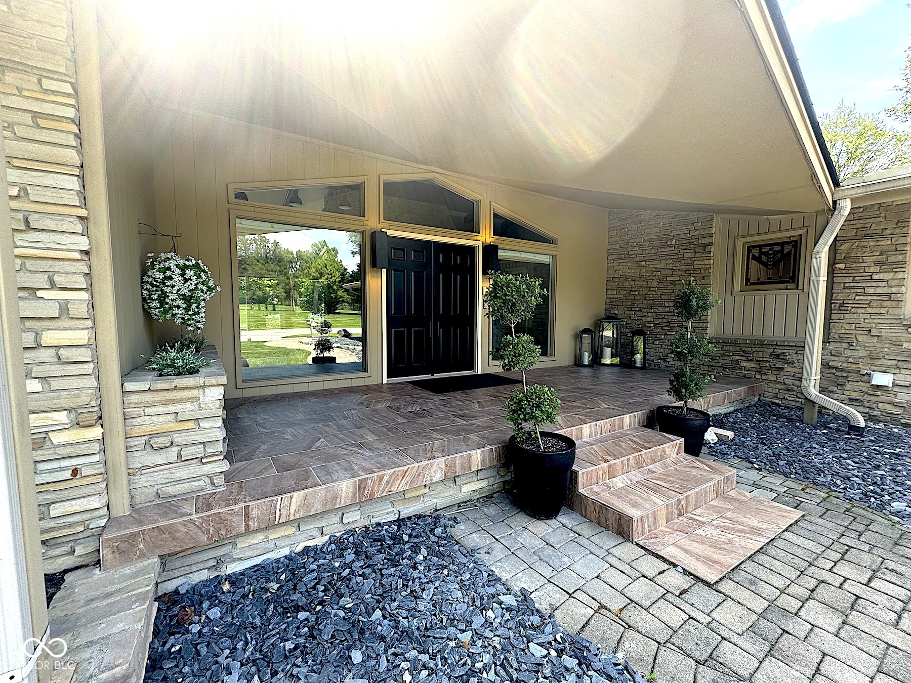 6255 Macatuck Drive