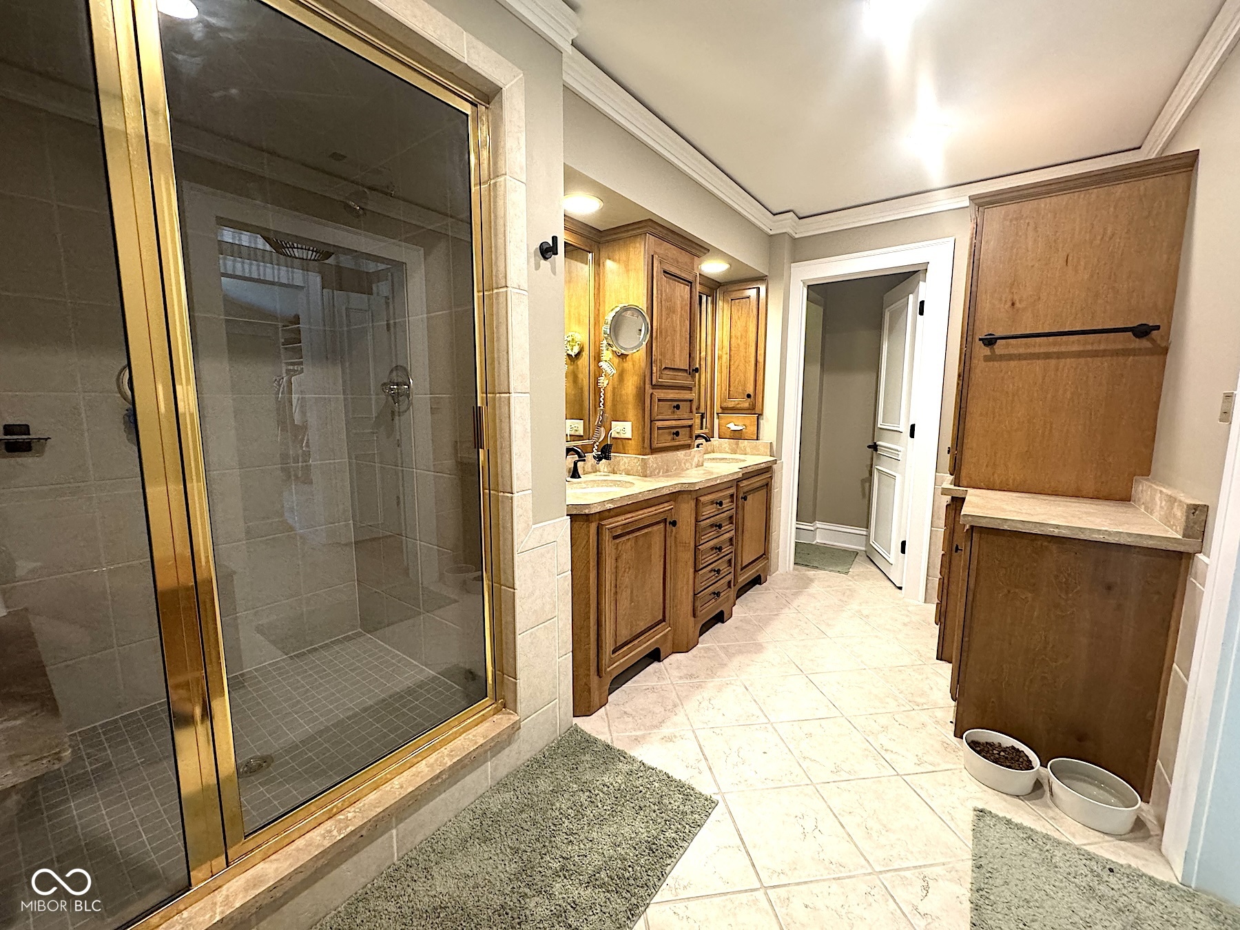 6255 Macatuck Drive