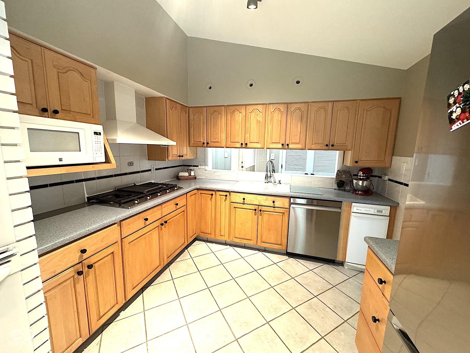 6255 Macatuck Drive