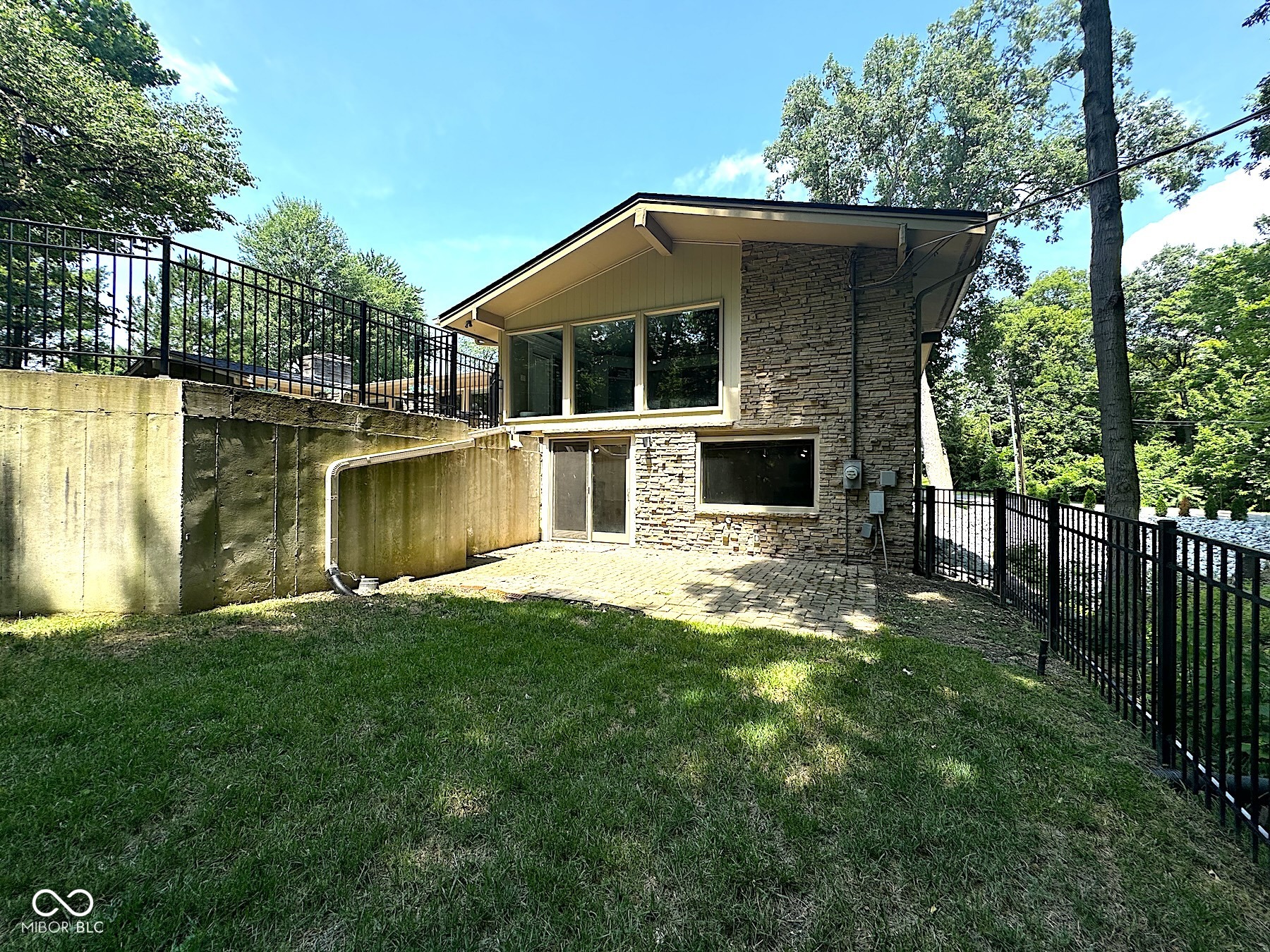 6255 Macatuck Drive