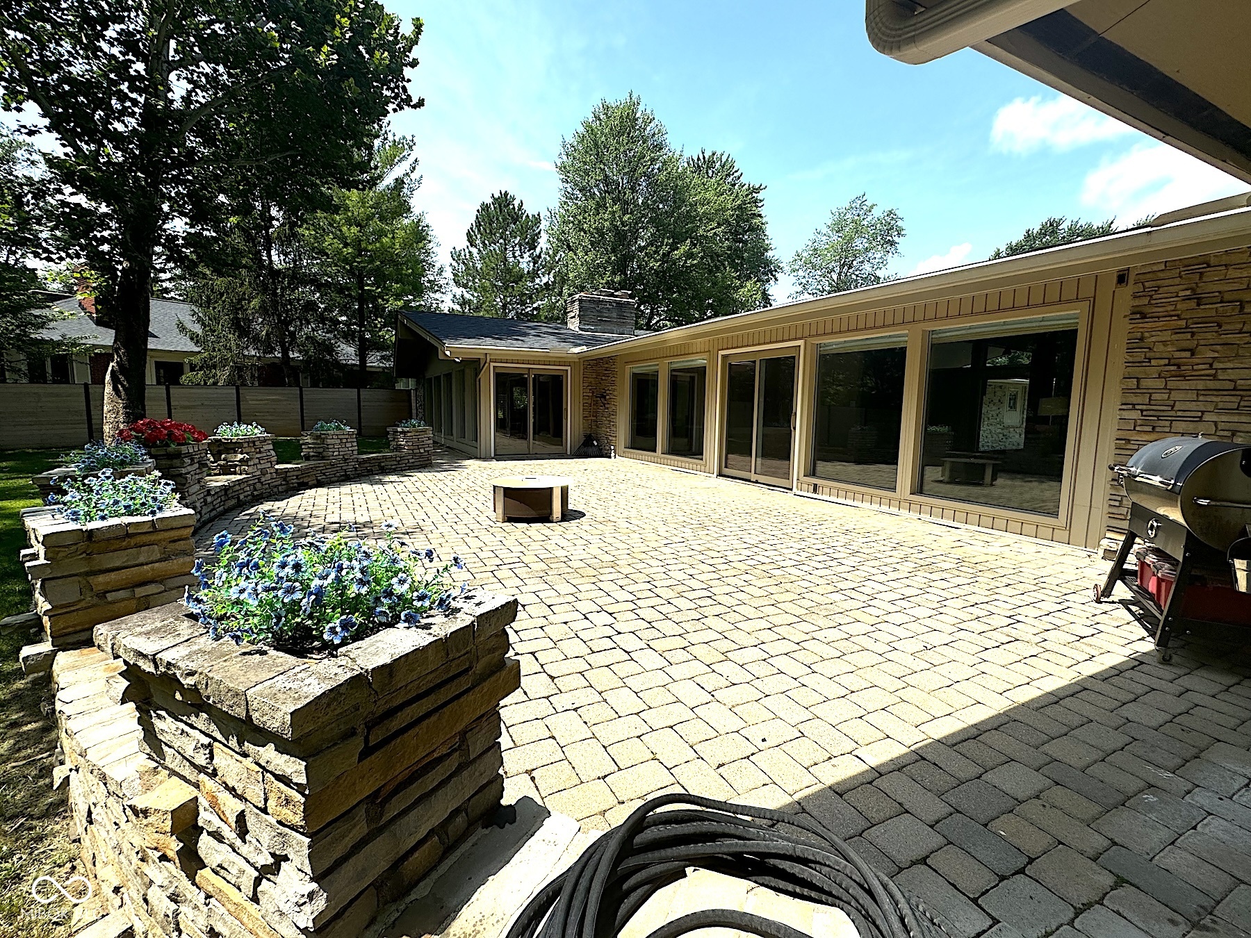 6255 Macatuck Drive