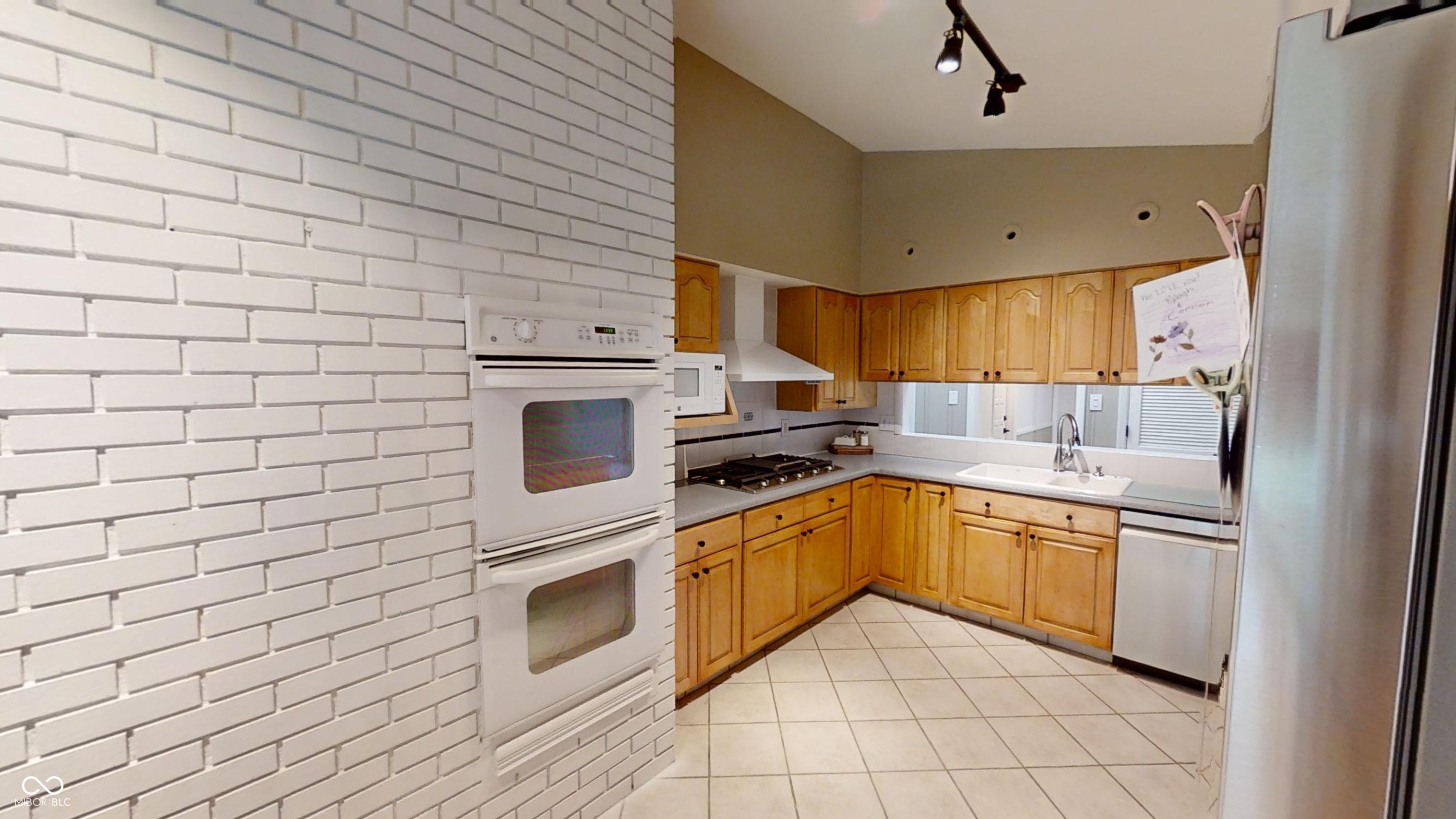 6255 Macatuck Drive