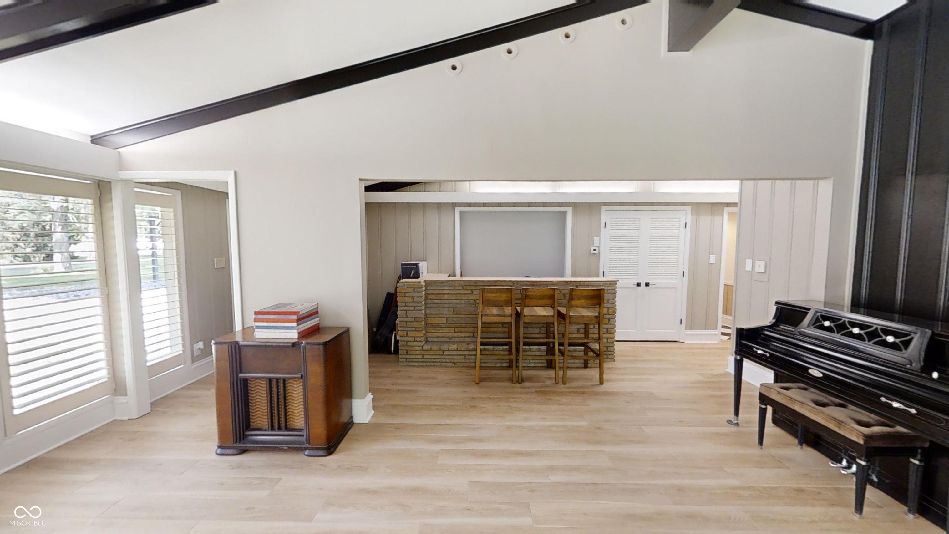 6255 Macatuck Drive