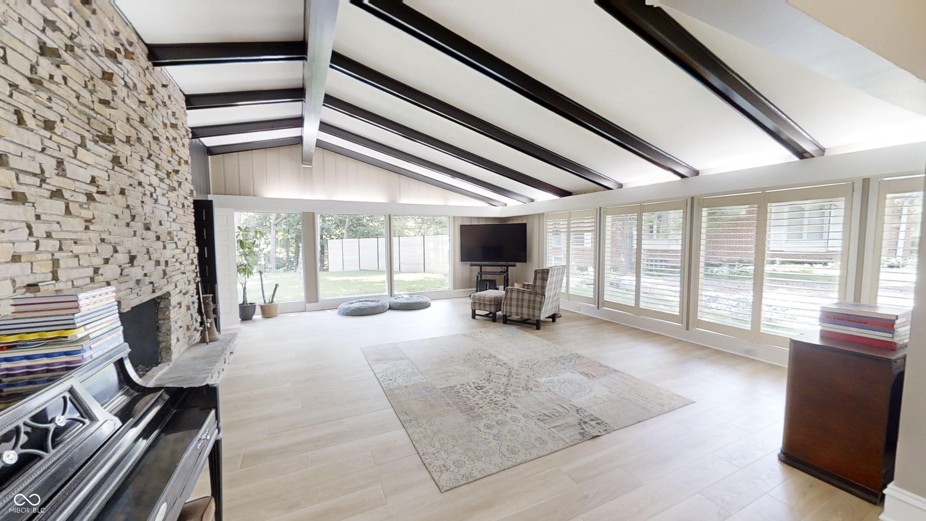 6255 Macatuck Drive