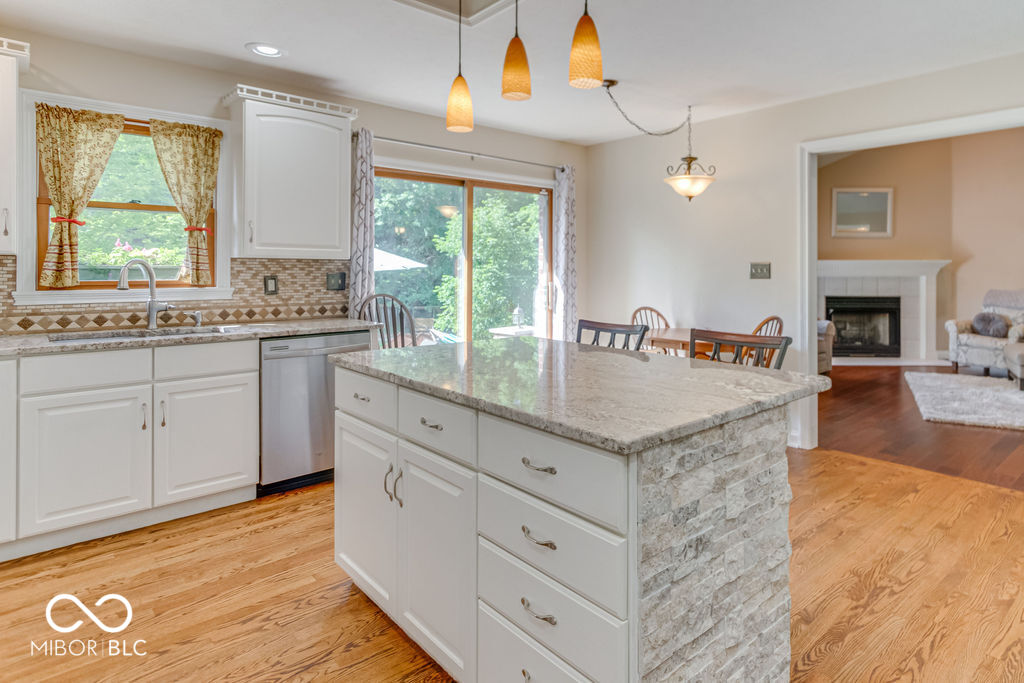 5574 Station Hill Drive