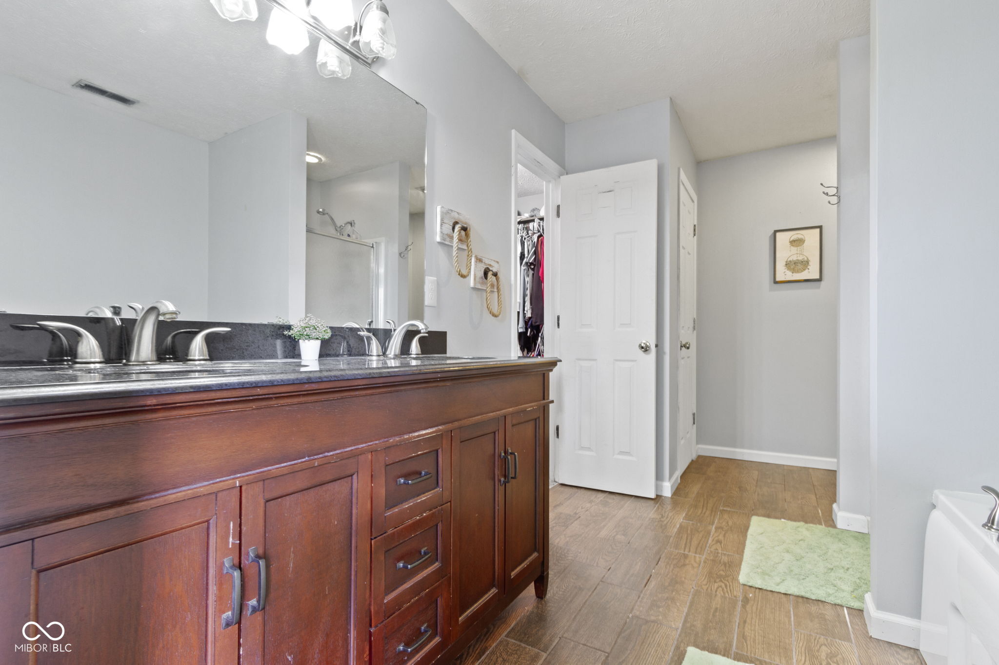 11803 Shannon Pointe Road