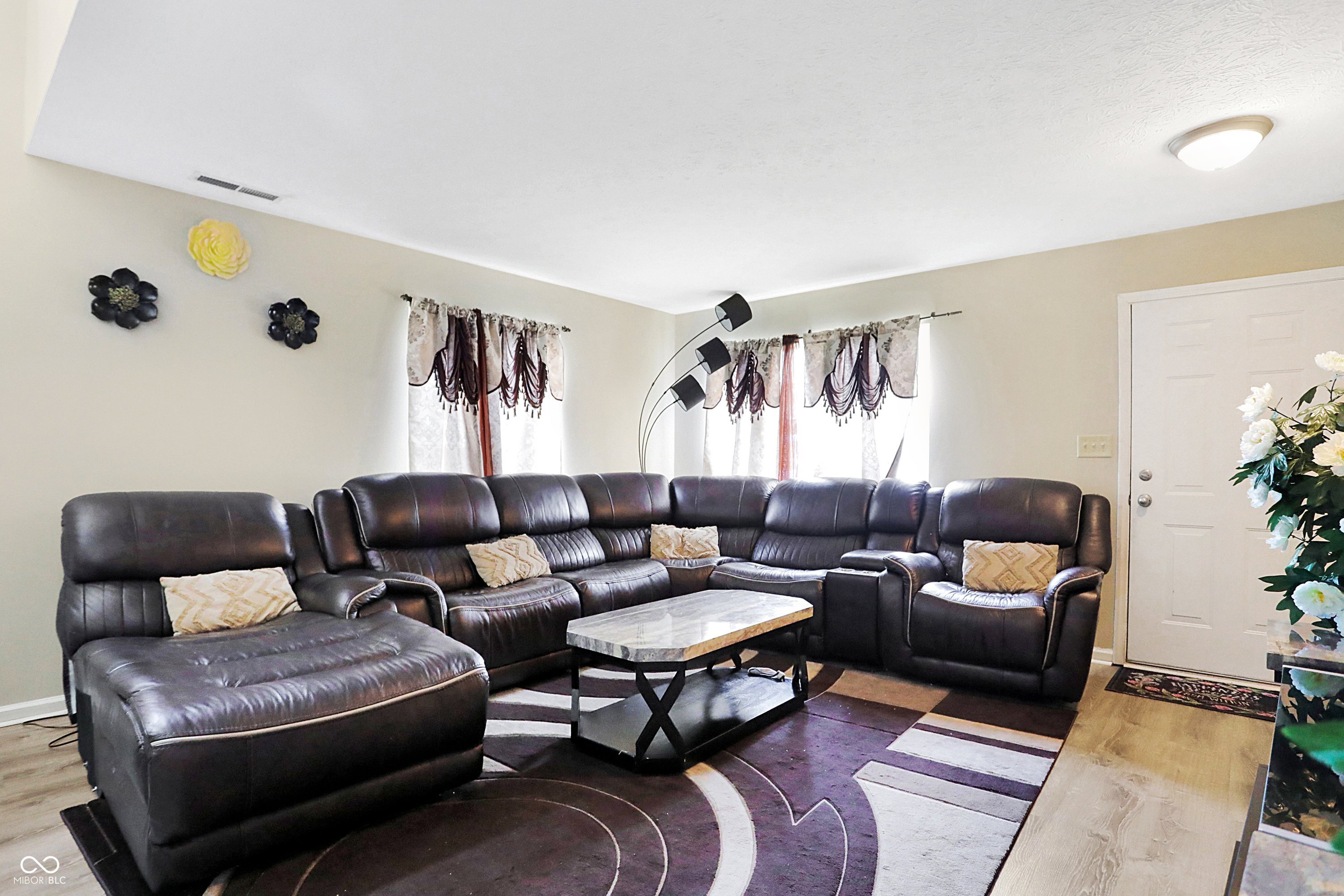 6672 Dunsdin Drive