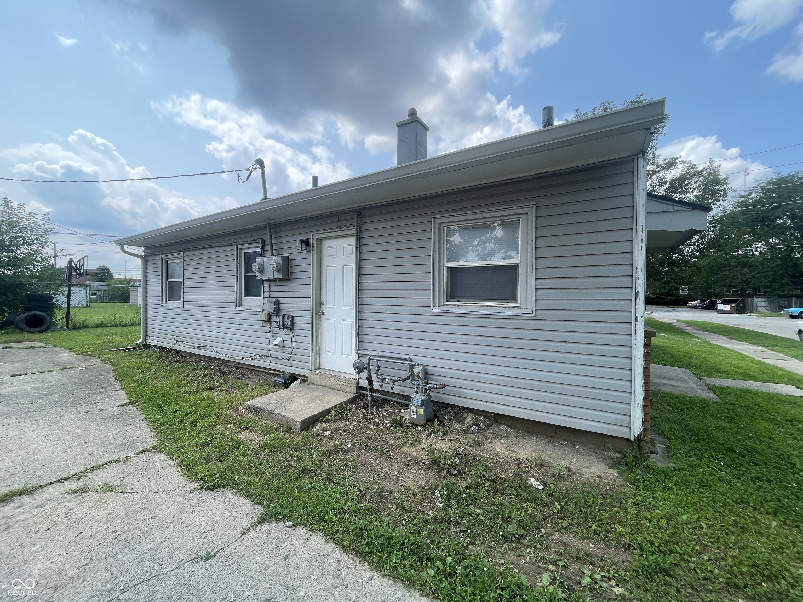 6101 Nimitz Drive