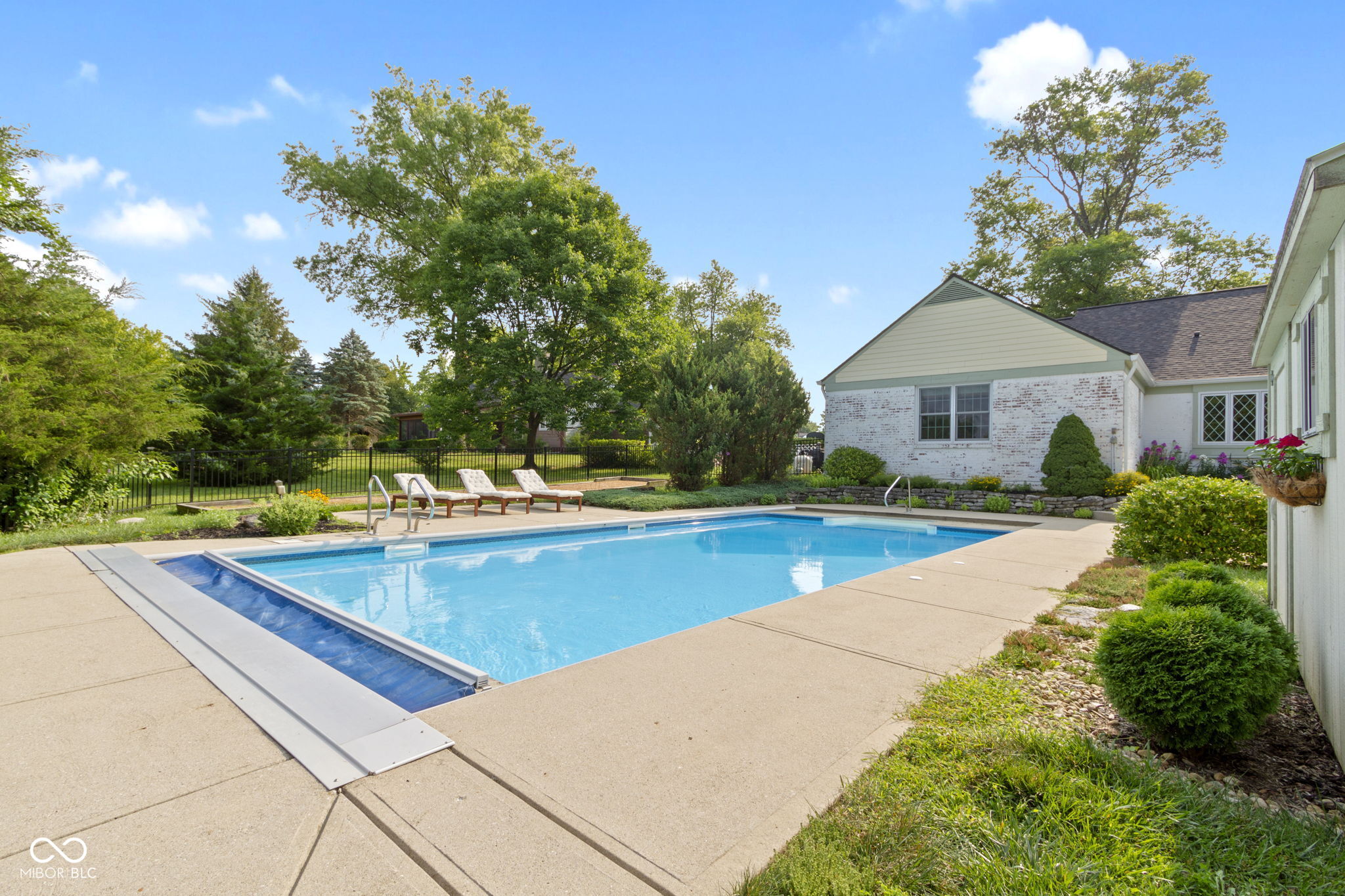 5420 Roxbury Road