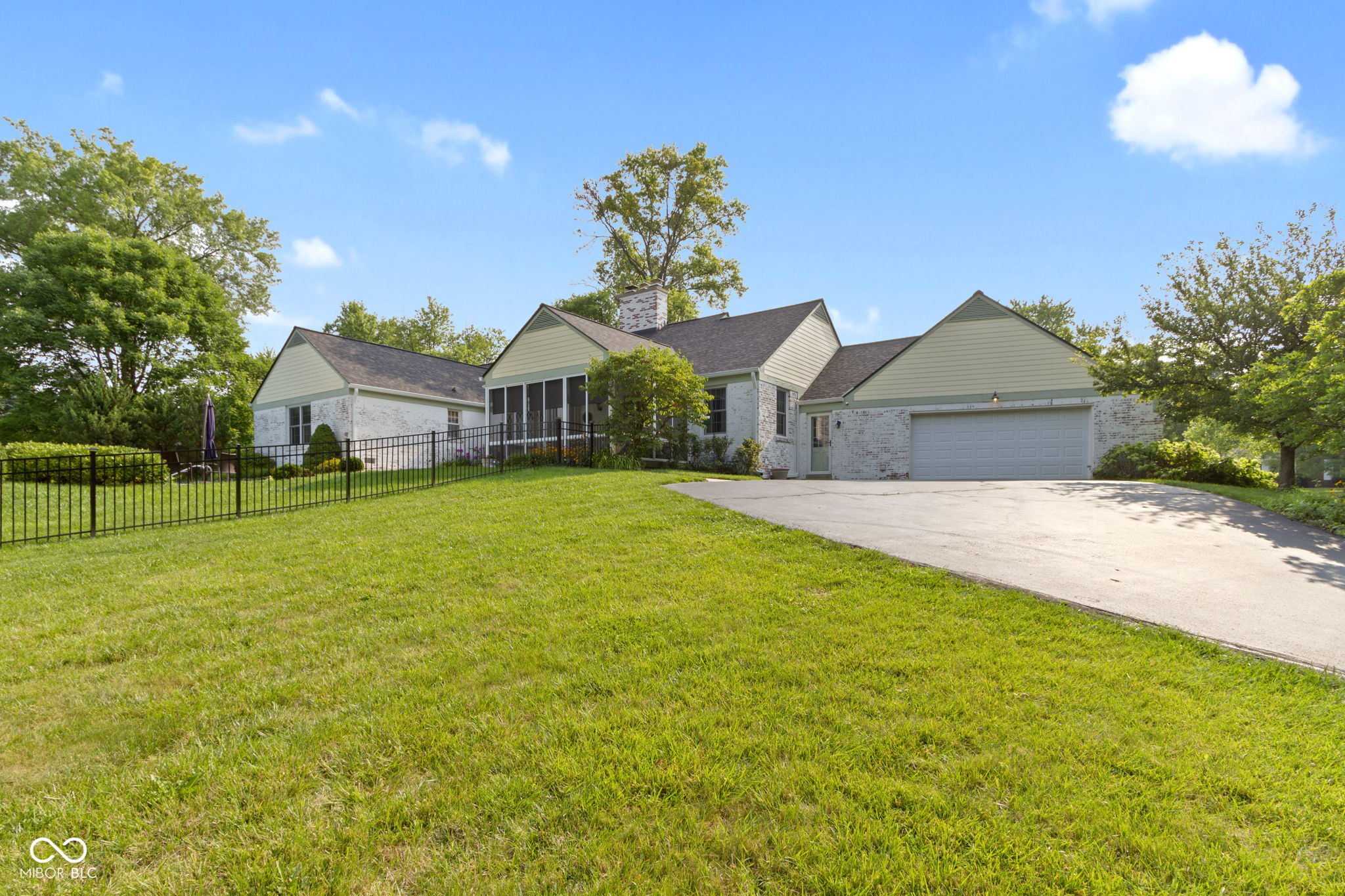 5420 Roxbury Road