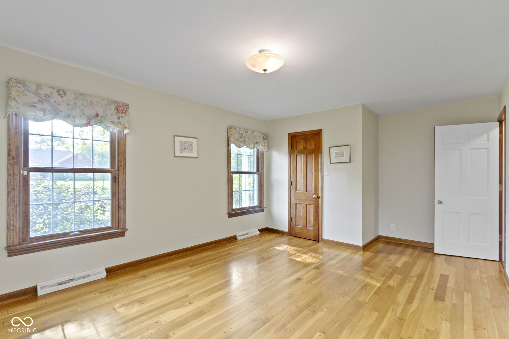 5420 Roxbury Road
