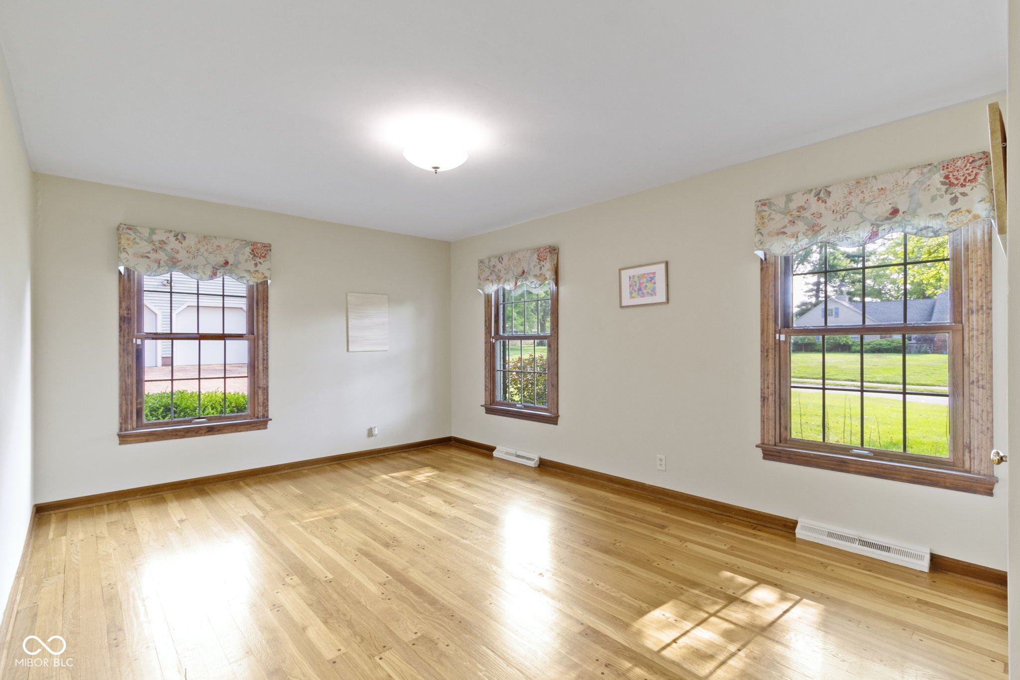 5420 Roxbury Road