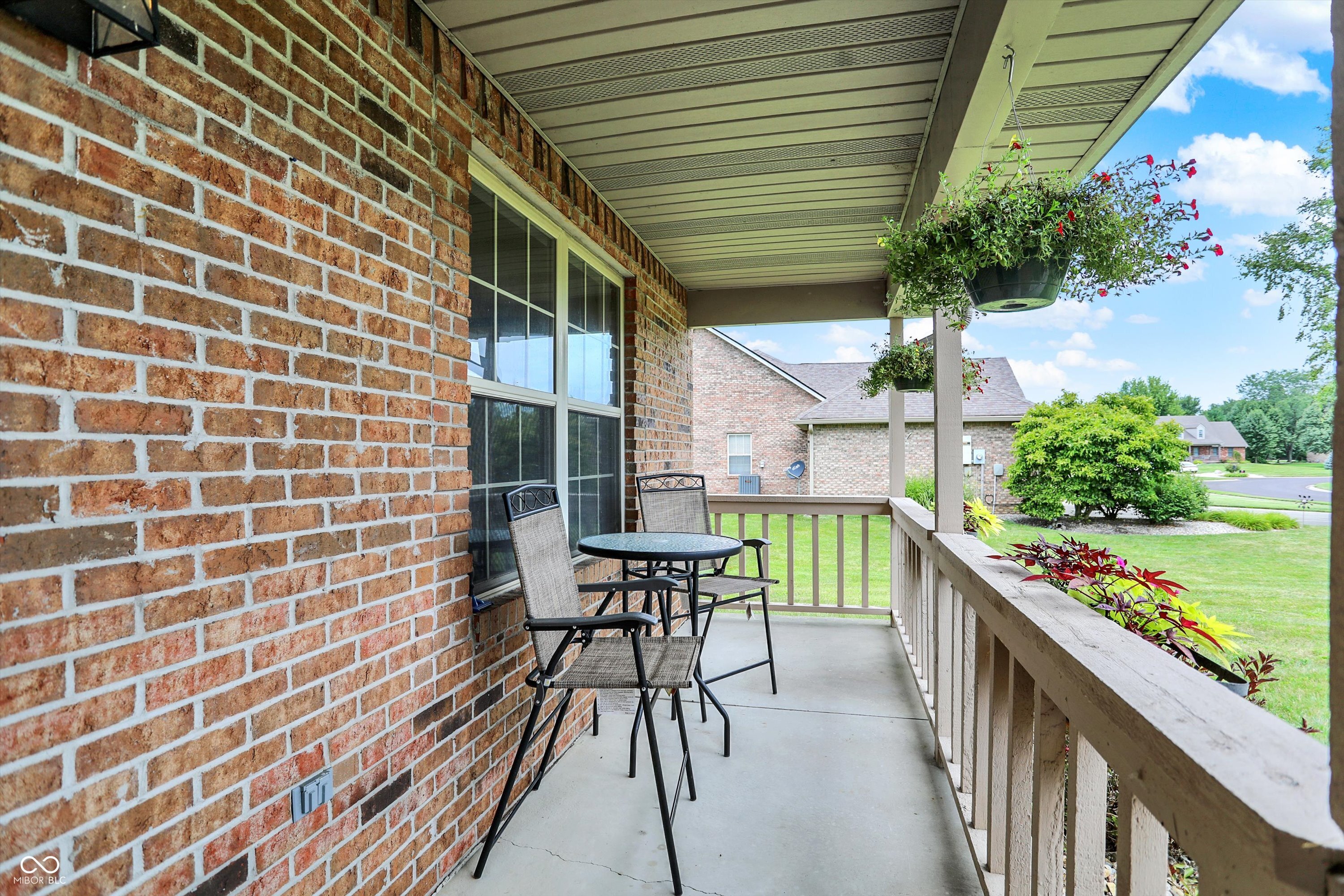 8248 N Mt Vernon Court