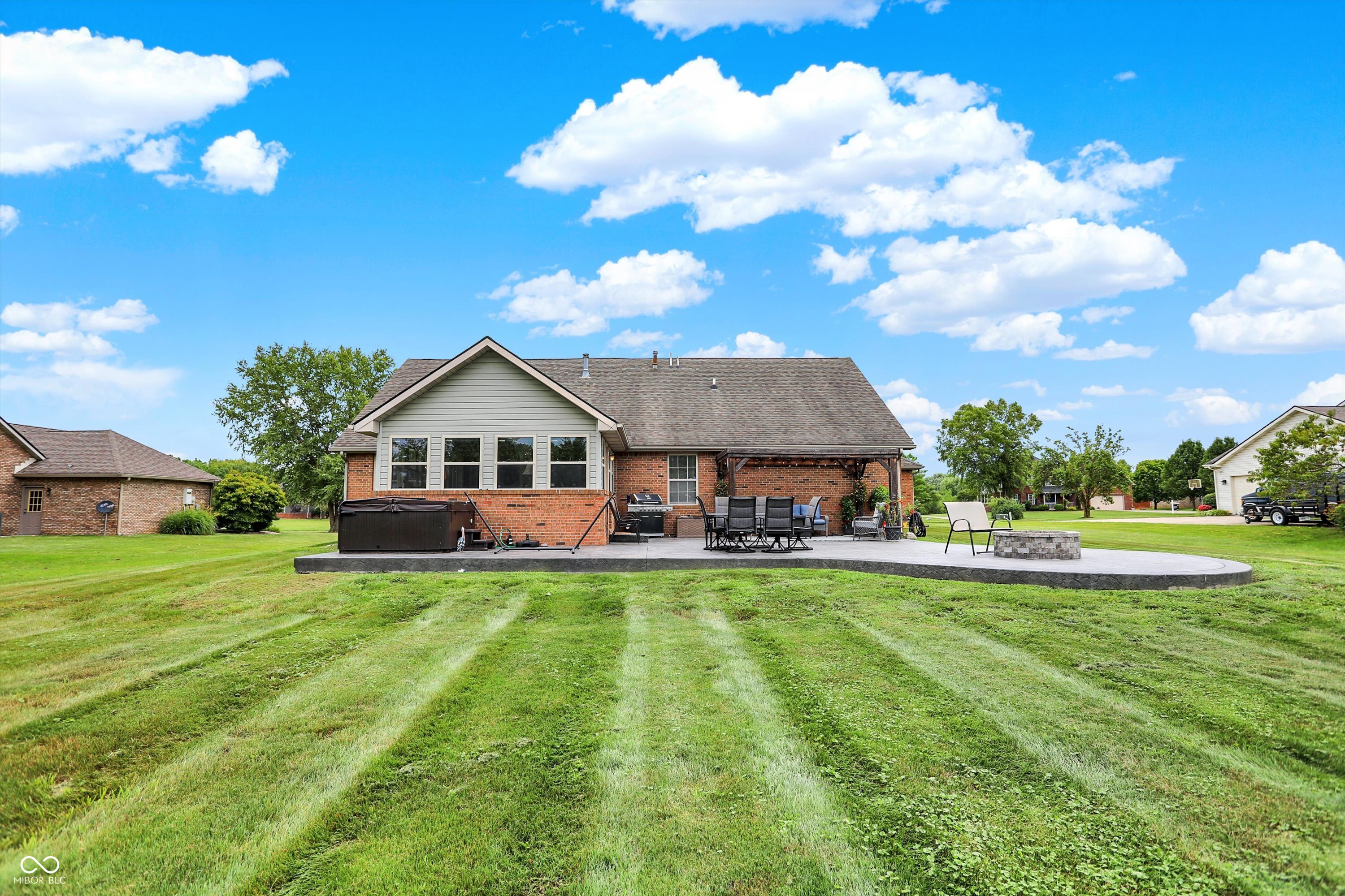 8248 N Mt Vernon Court