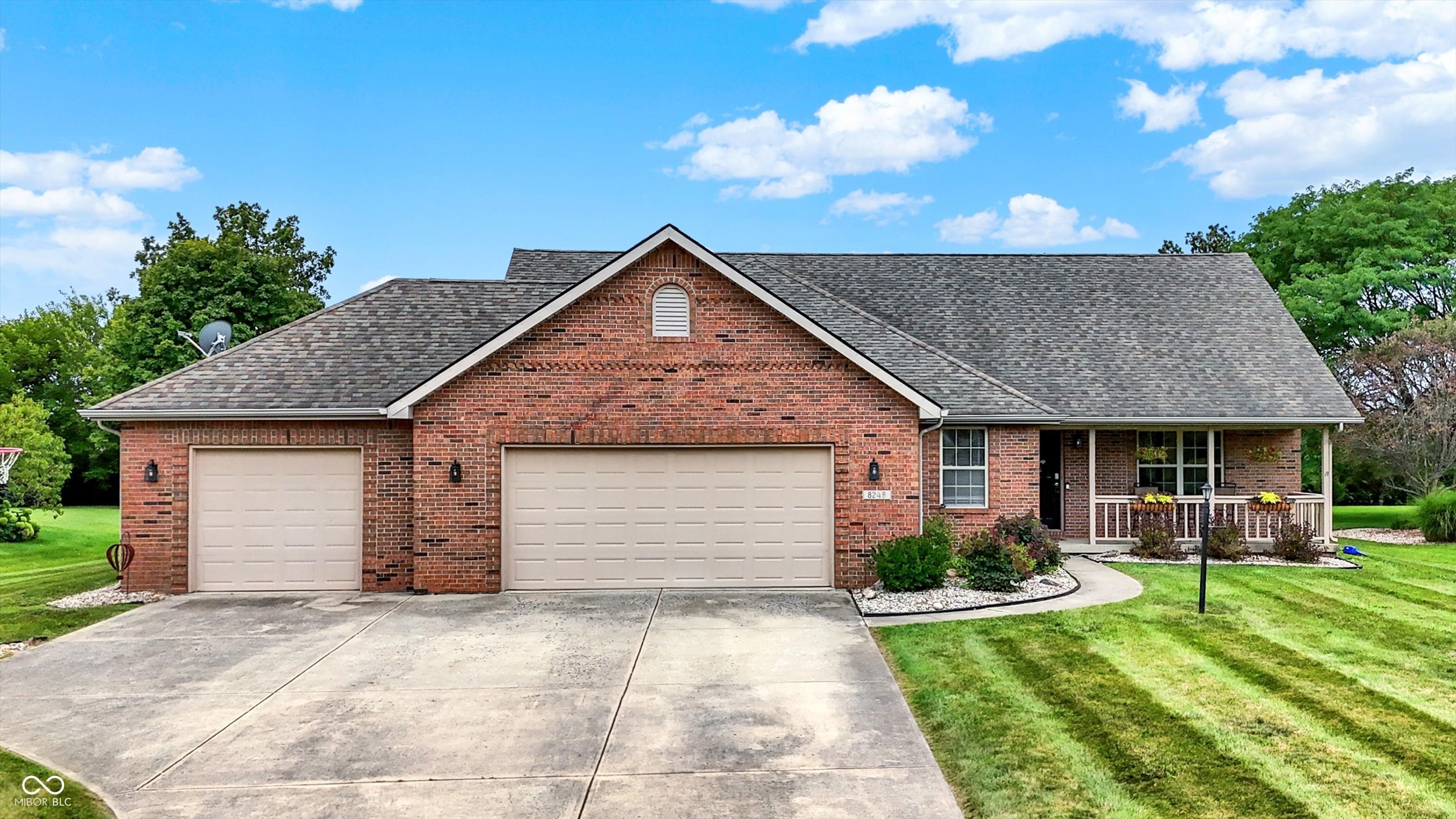 8248 N Mt Vernon Court