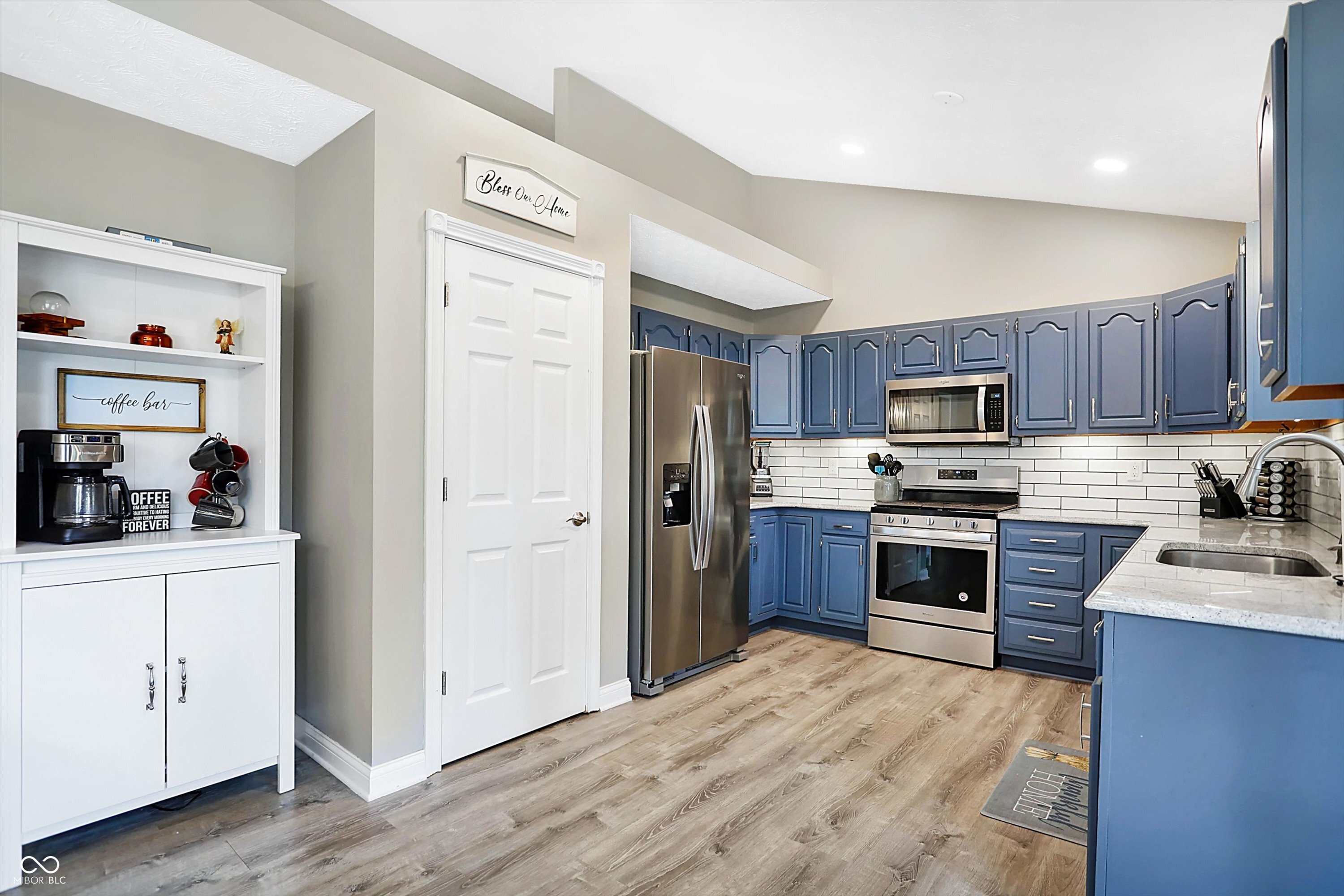 8248 N Mt Vernon Court