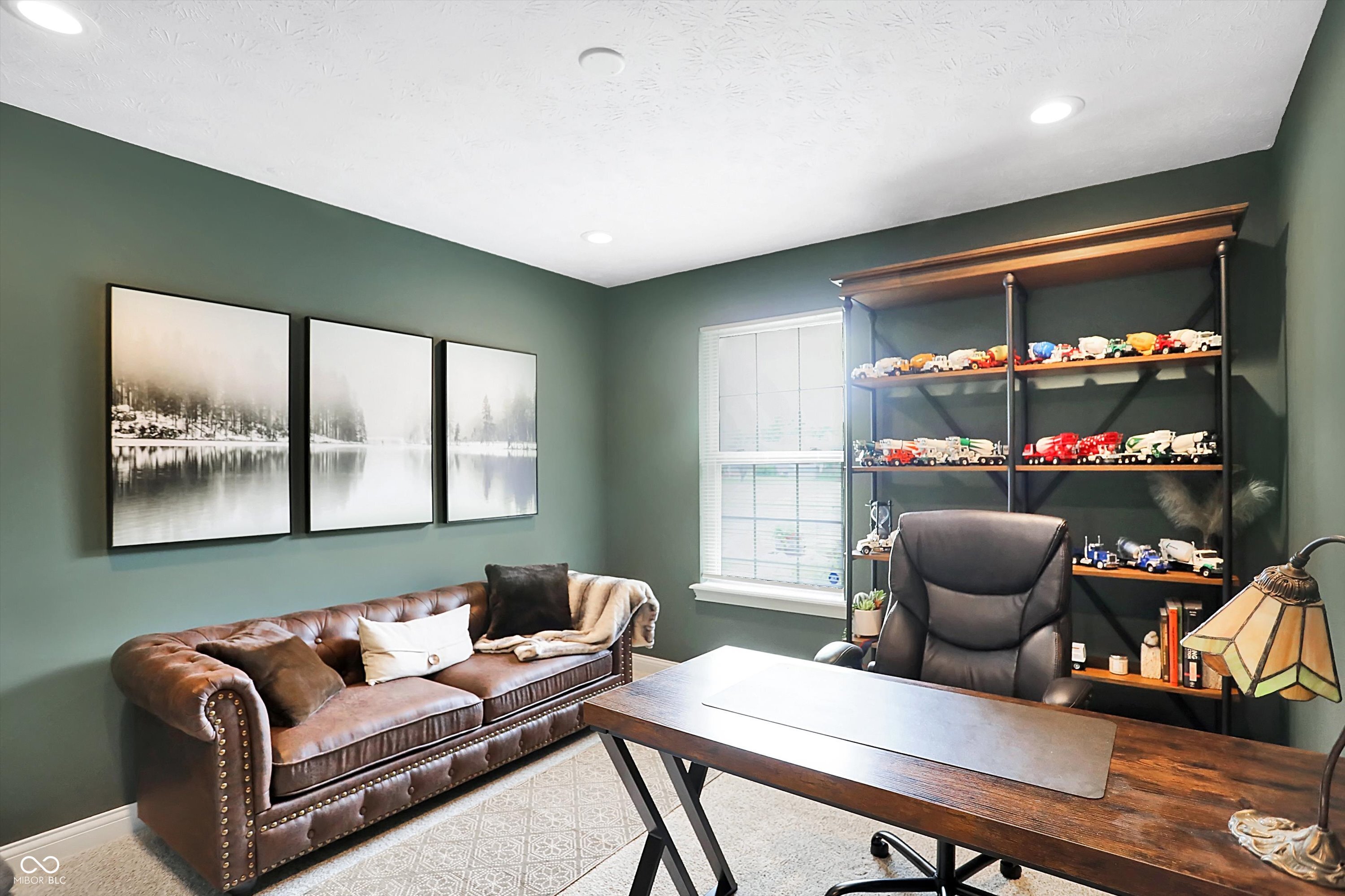 8248 N Mt Vernon Court