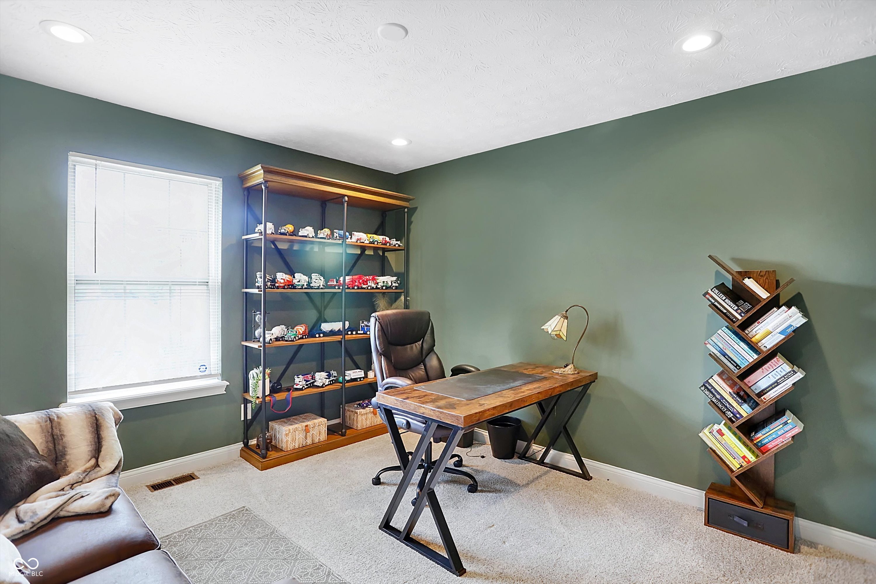8248 N Mt Vernon Court