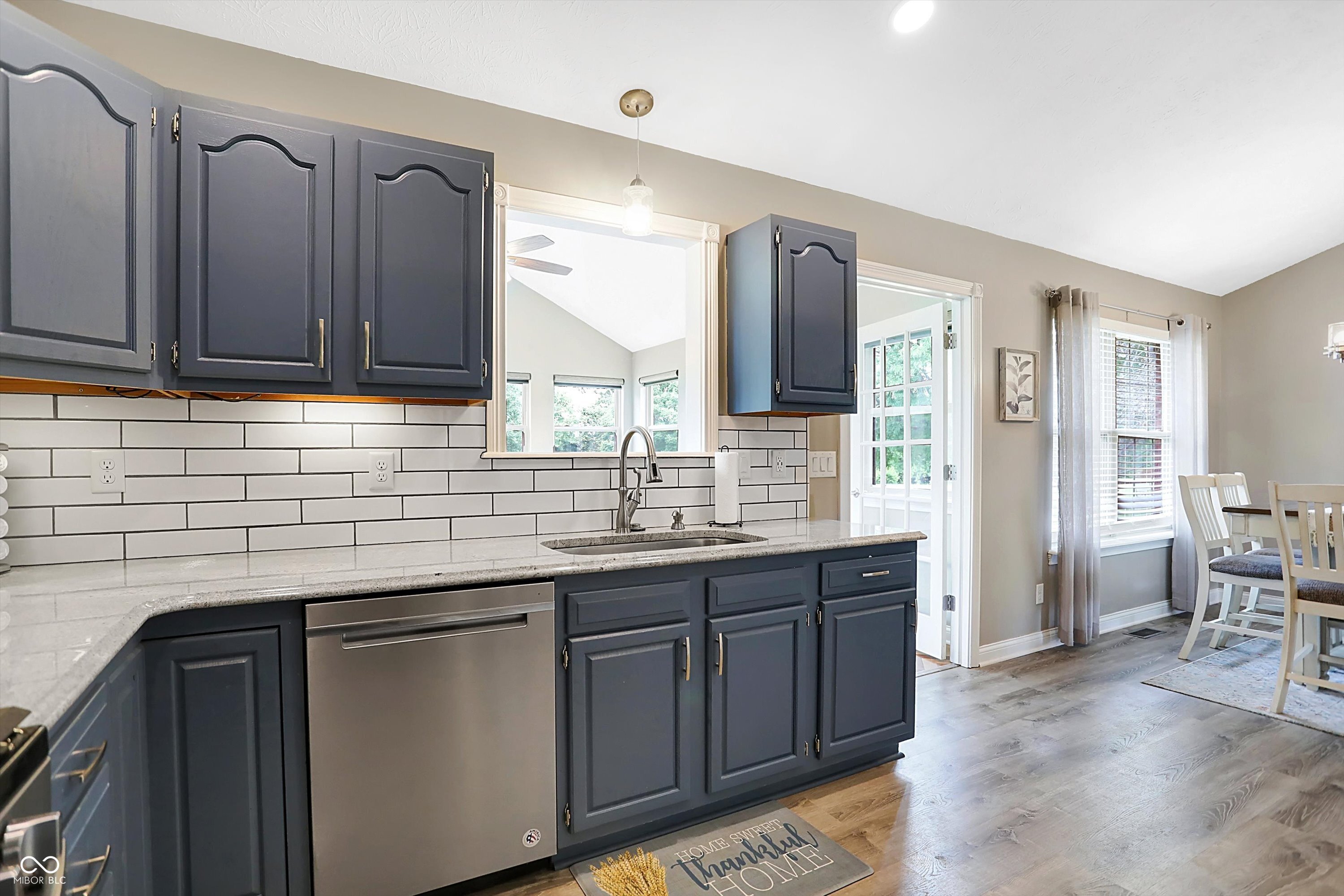 8248 N Mt Vernon Court