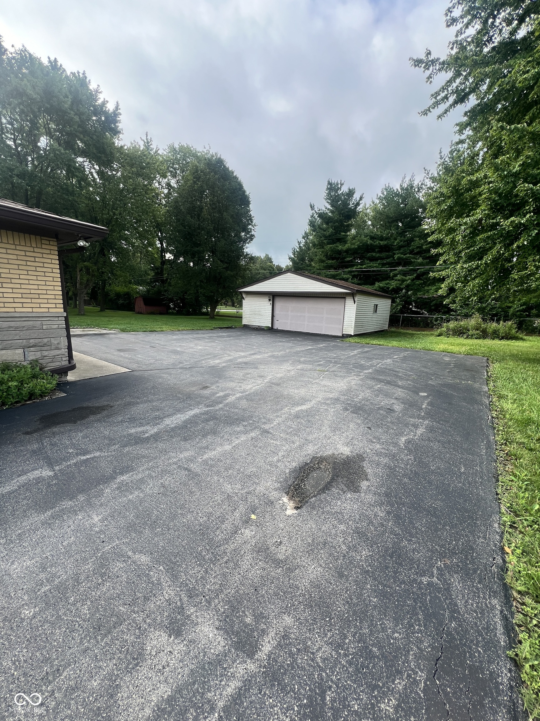 9539 Brookville Road