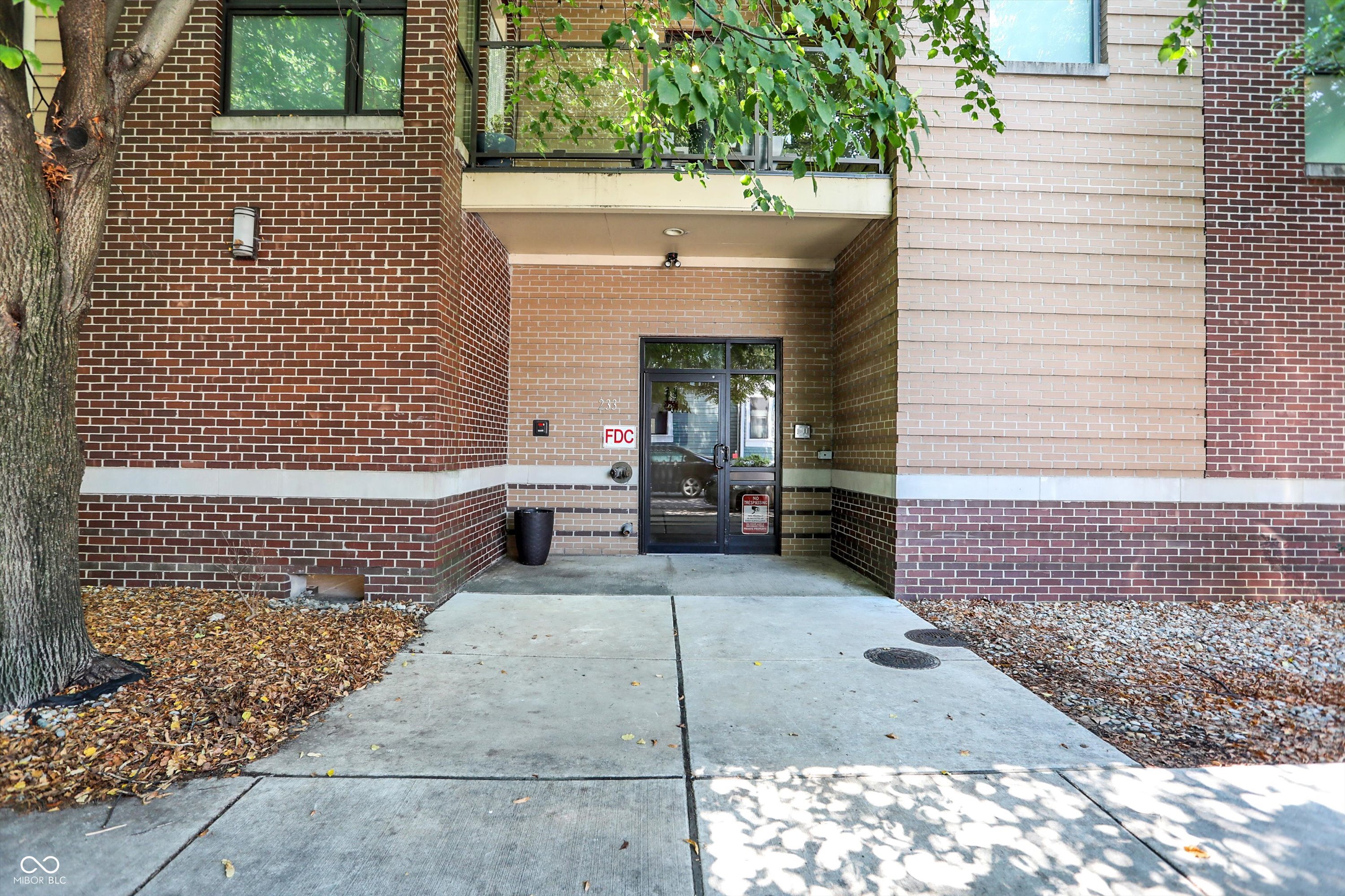 233 E Saint Joseph Street Unit: 3A
