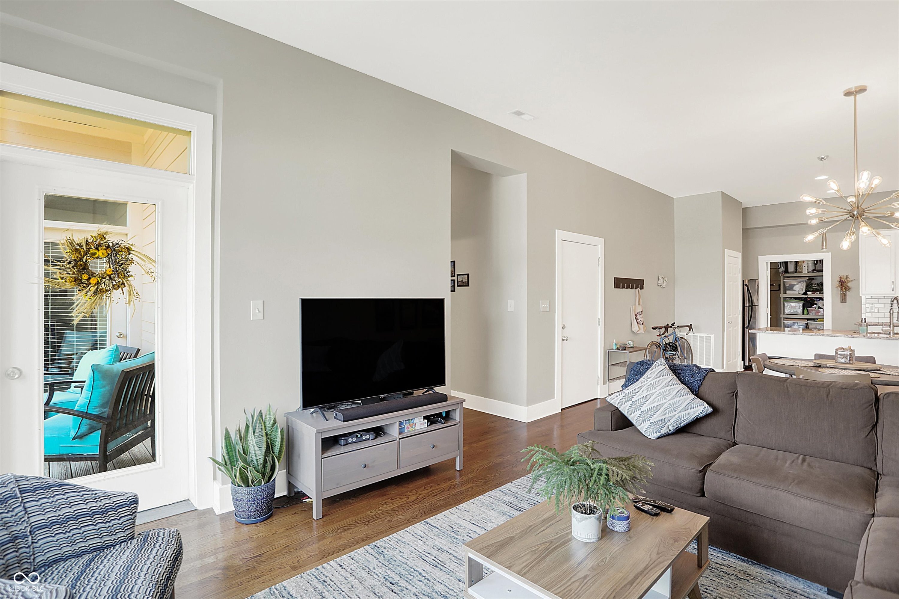 233 E Saint Joseph Street Unit: 3A