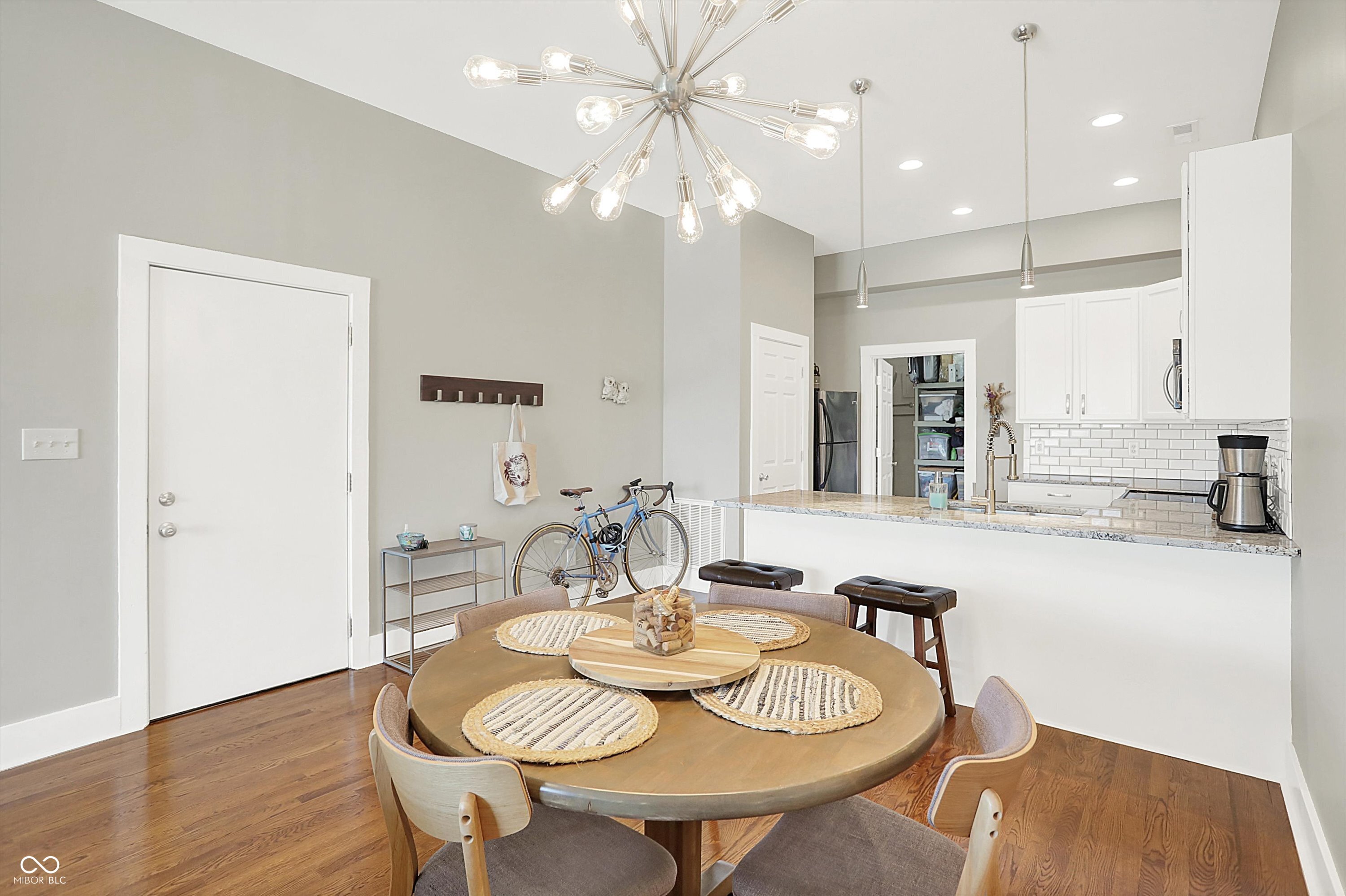233 E Saint Joseph Street Unit: 3A