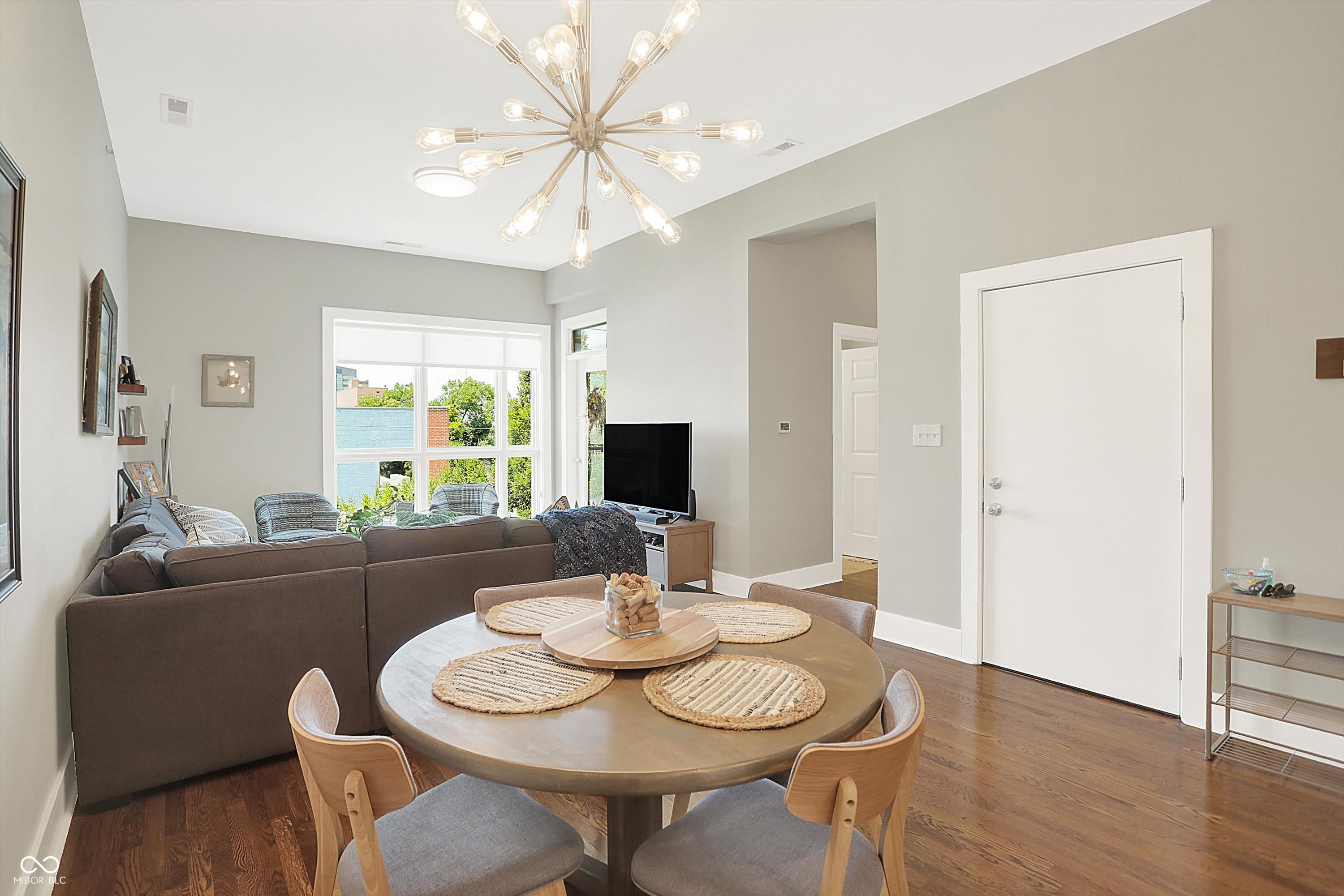 233 E Saint Joseph Street Unit: 3A