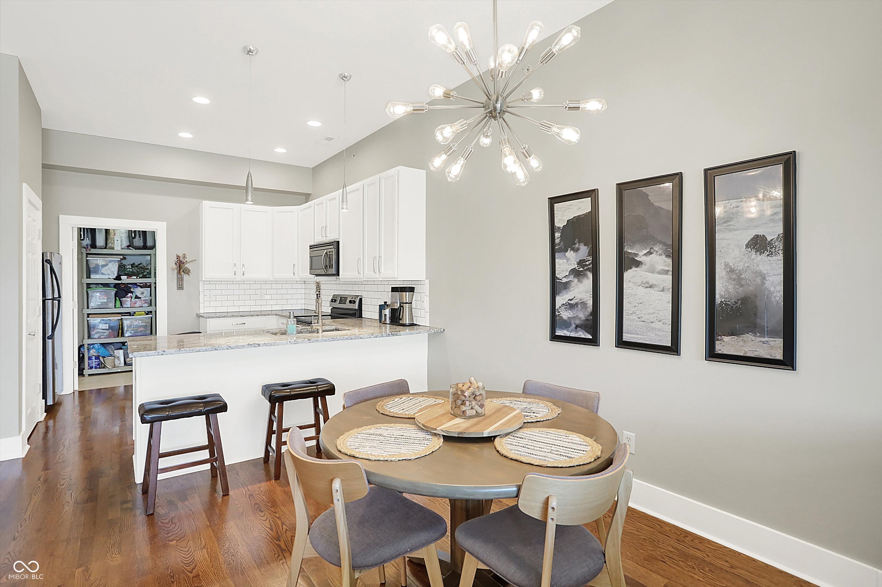 233 E Saint Joseph Street Unit: 3A
