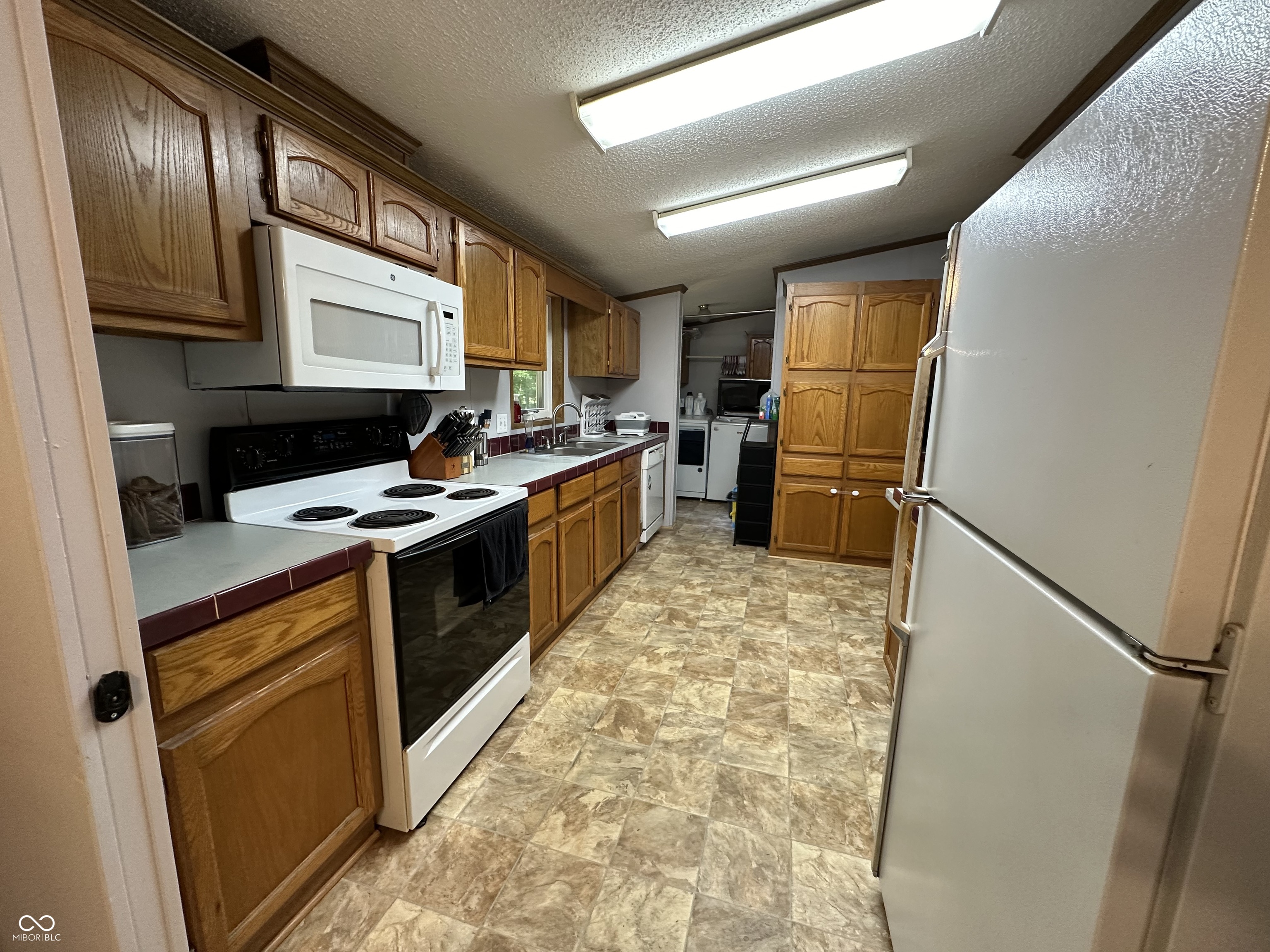 3347 W Indian Treaty Drive