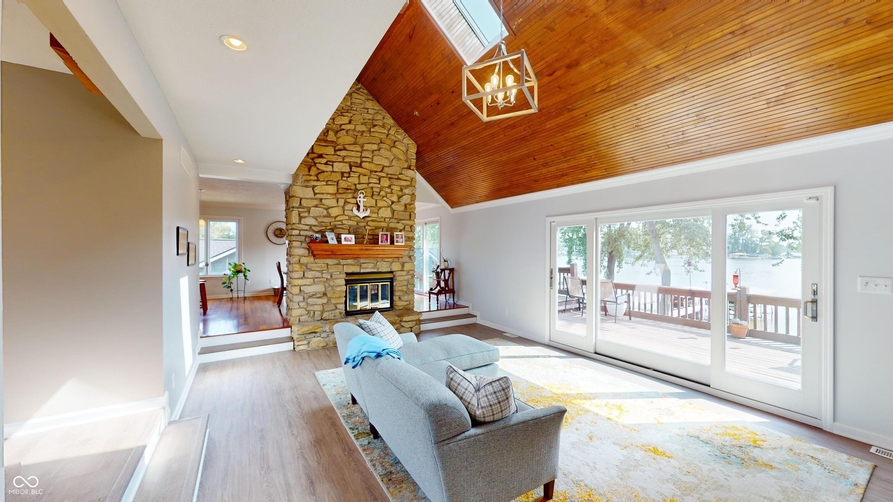715 Pleasant Point Circle