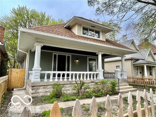 1122 N Oxford Street