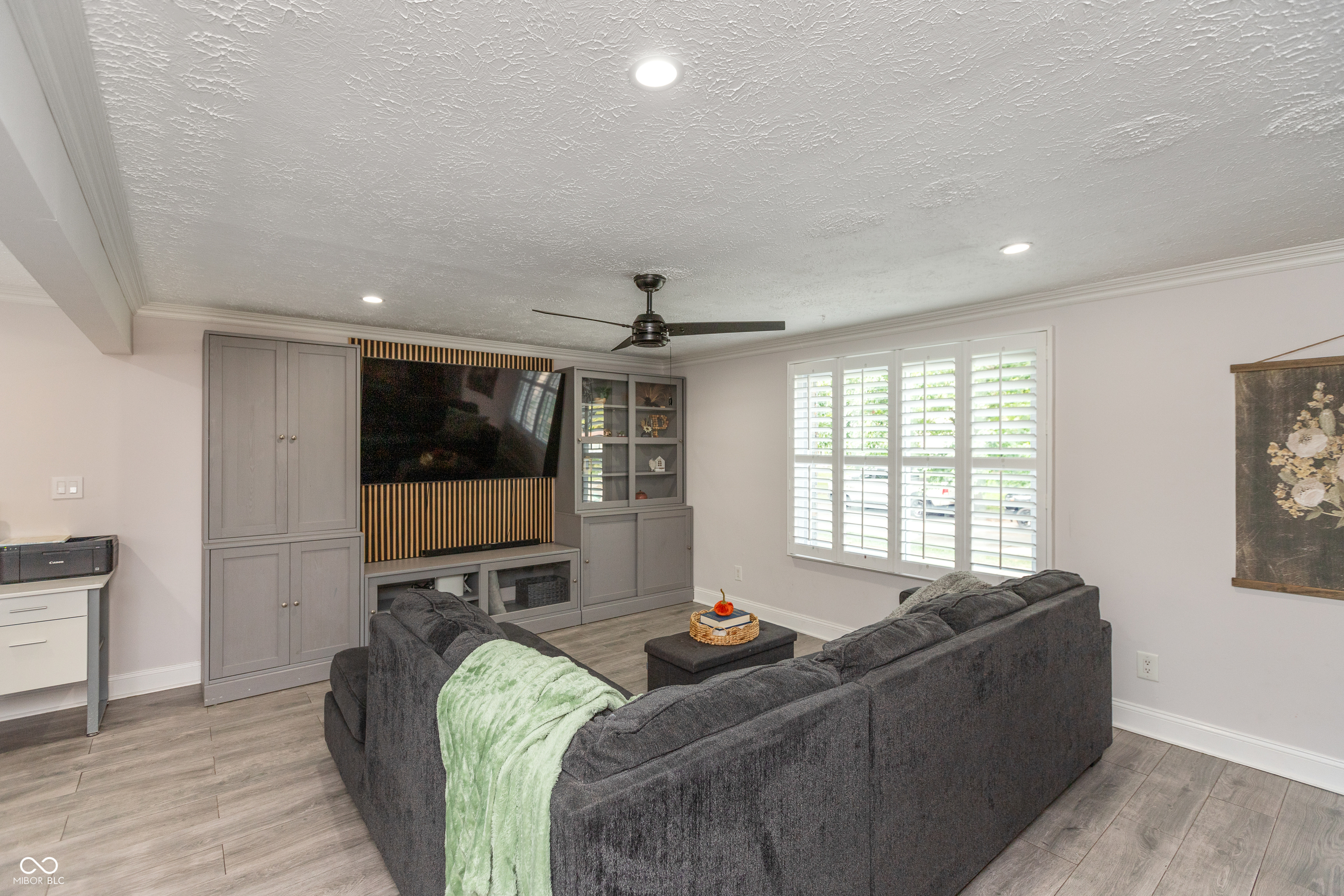 9401 Thornwood Drive