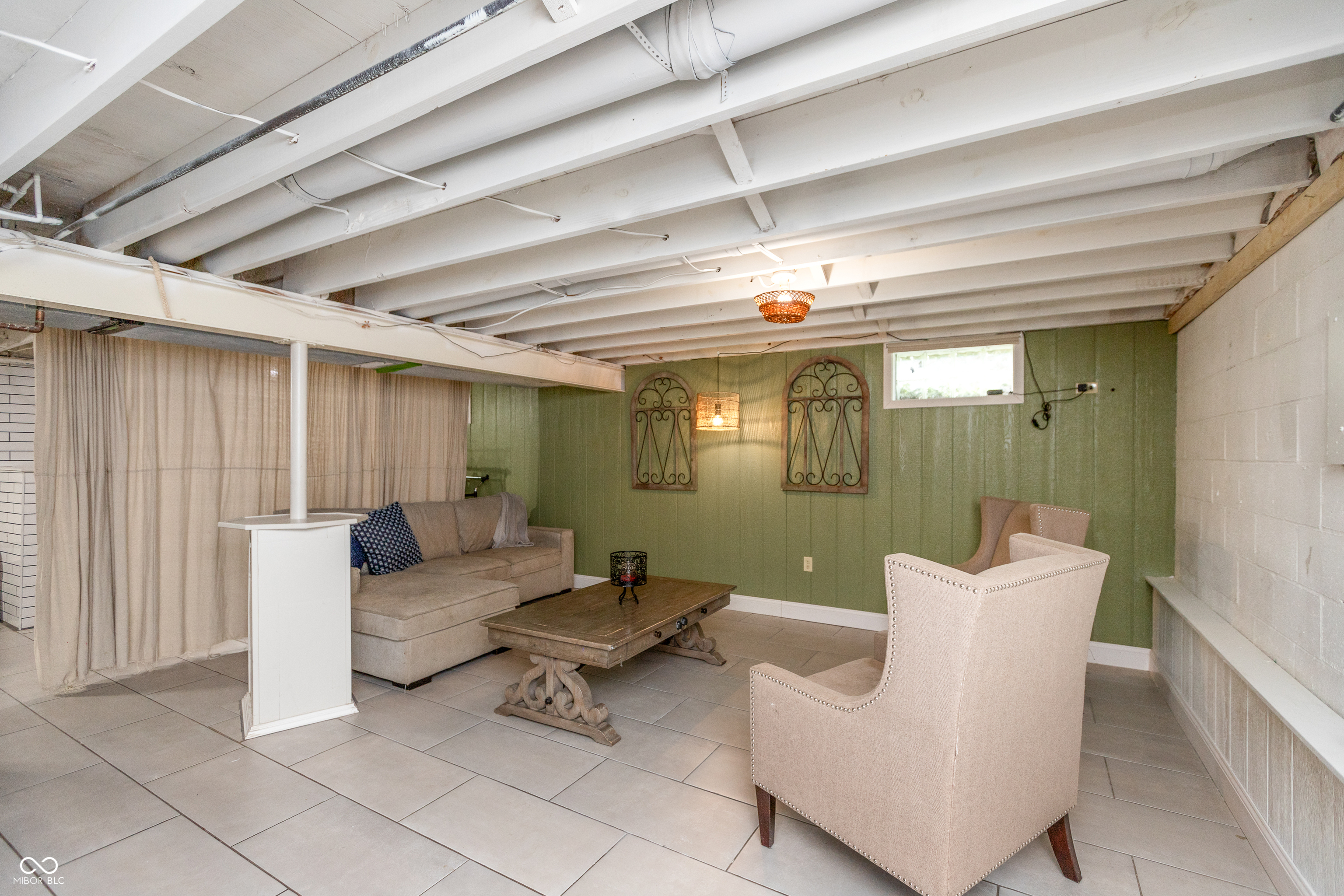 9401 Thornwood Drive
