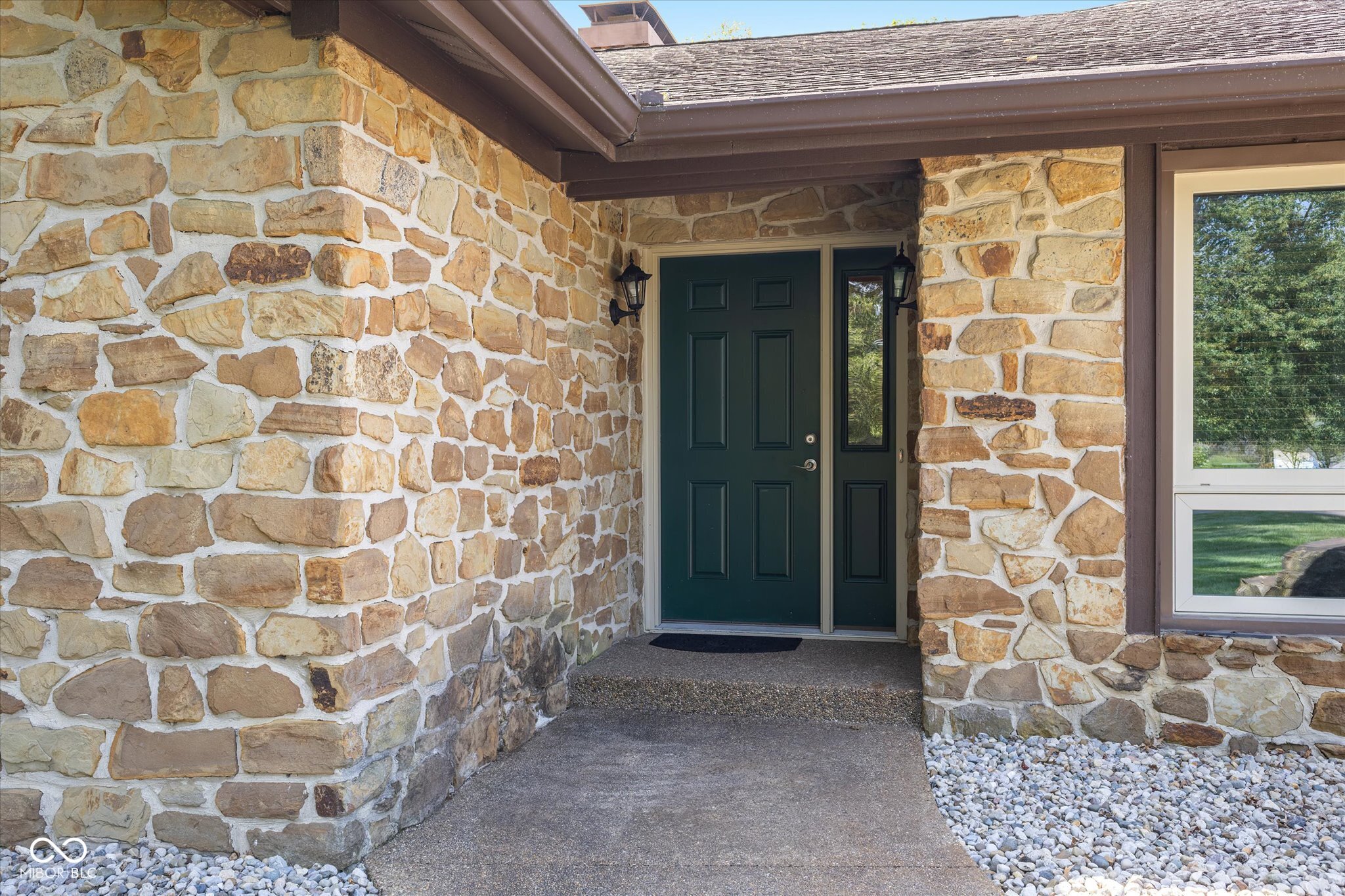 2610 Stonybrook Lane